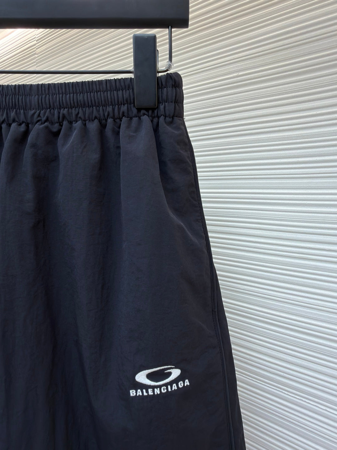 BALENCIAGA 26S STRAIGHT LEG SHORTS 084