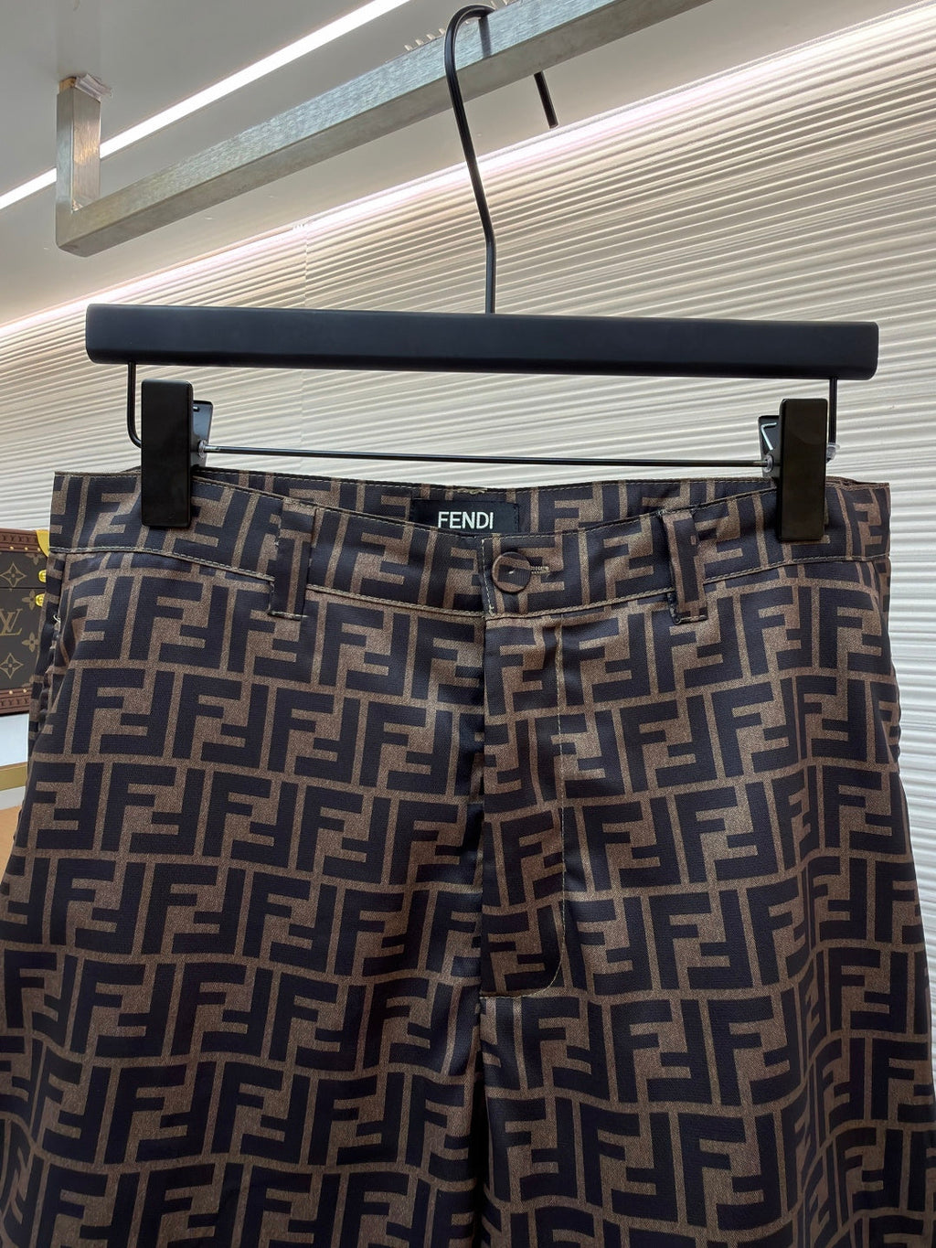 FENDI 26S LONG SHORTS 025