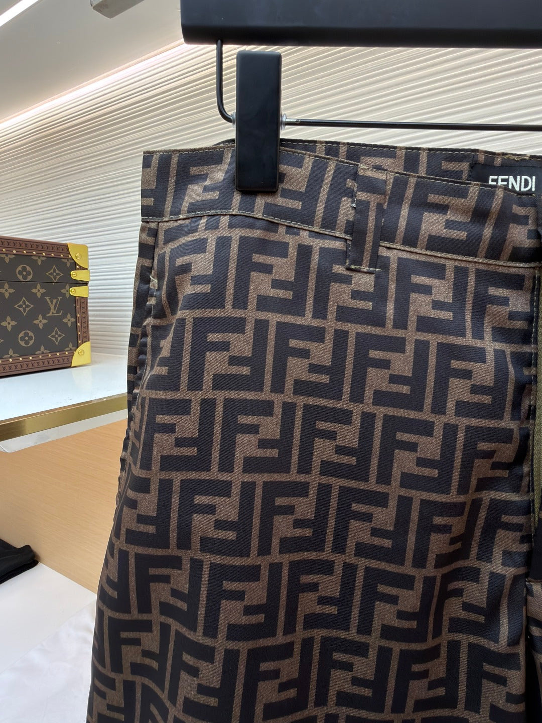 FENDI 26S LONG SHORTS 025
