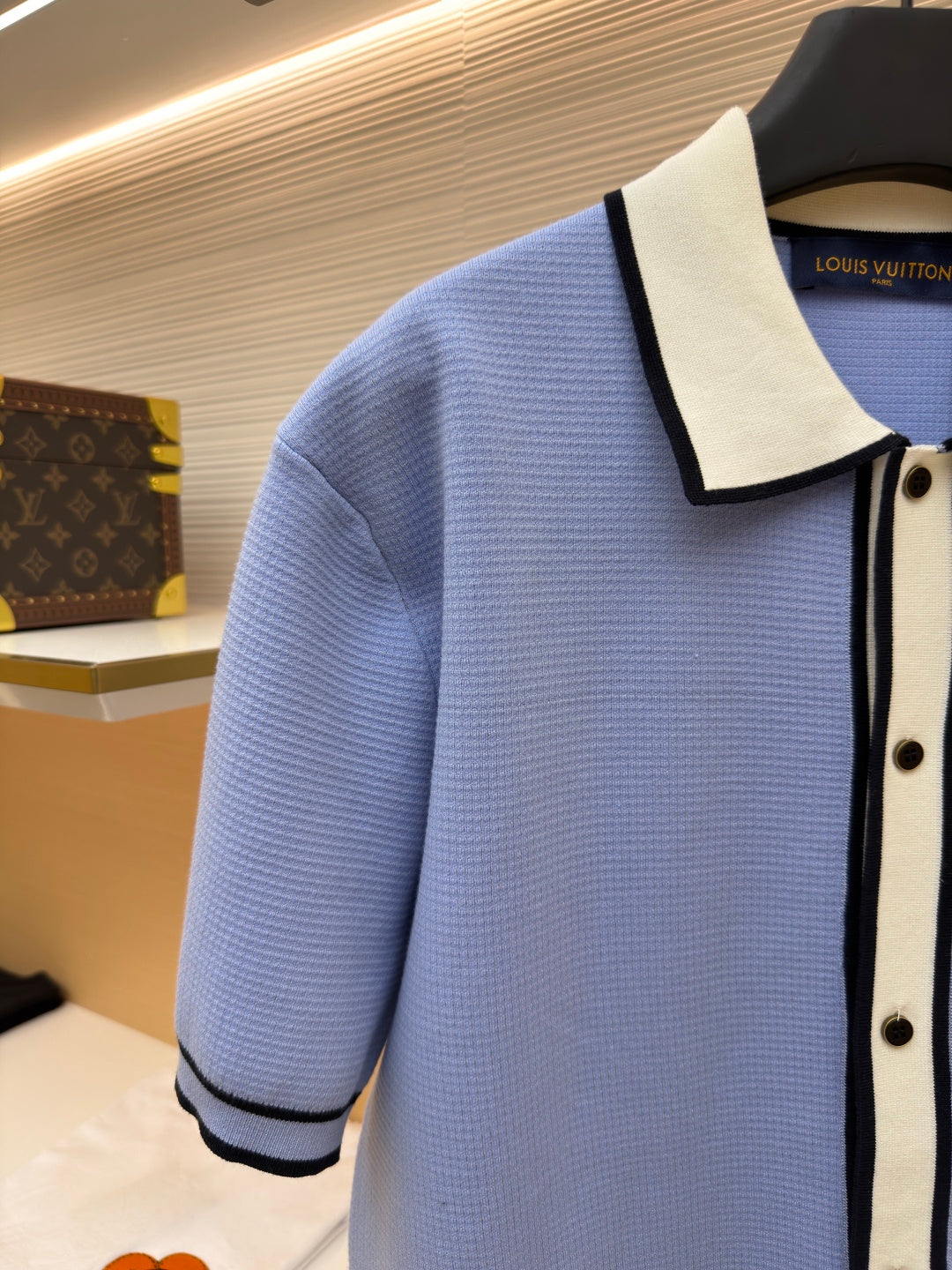 LV 26S SHORT-SLEEVED KNIT POLO SHIRT STYLE 204