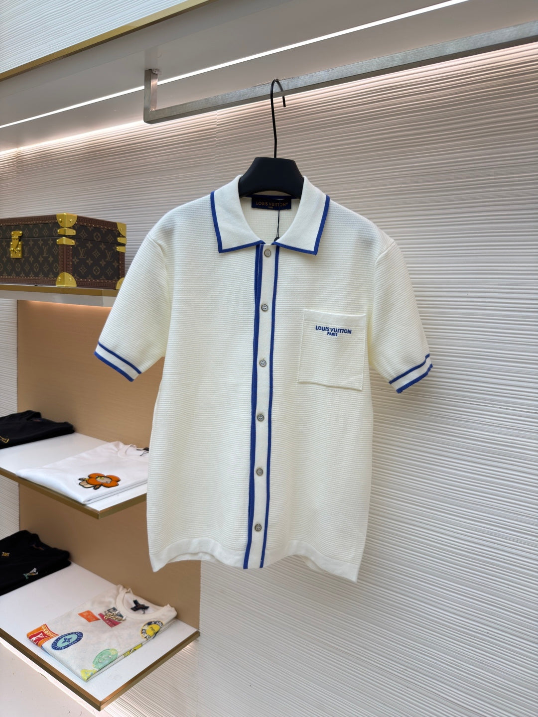 LV 26S SHORT-SLEEVED KNIT POLO SHIRT STYLE 203