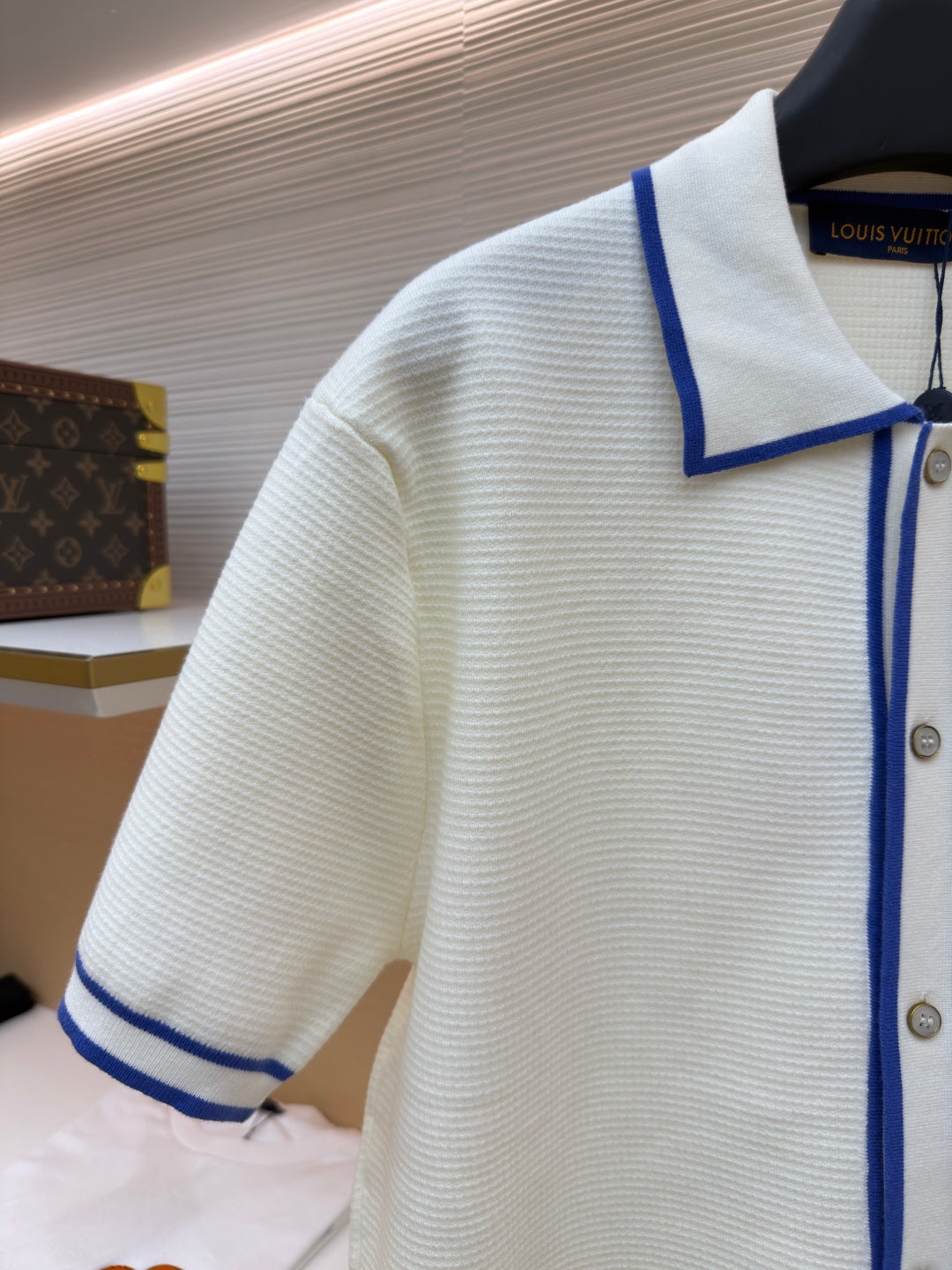LV 26S SHORT-SLEEVED KNIT POLO SHIRT STYLE 203