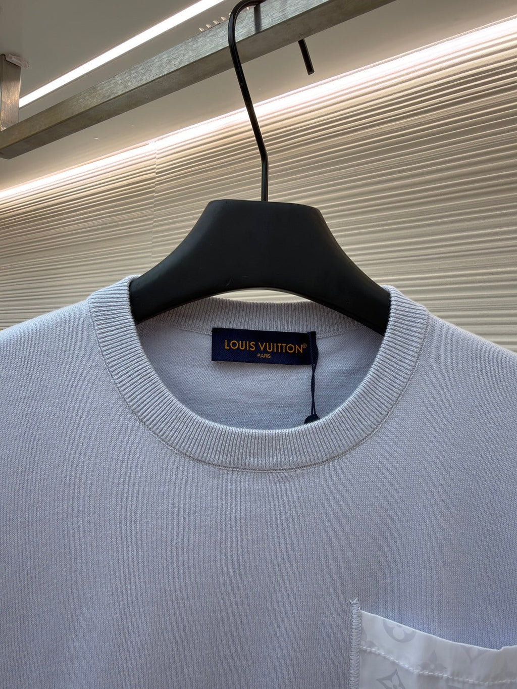 LV 26S SHORT-SLEEVED SWEATER STYLE 189