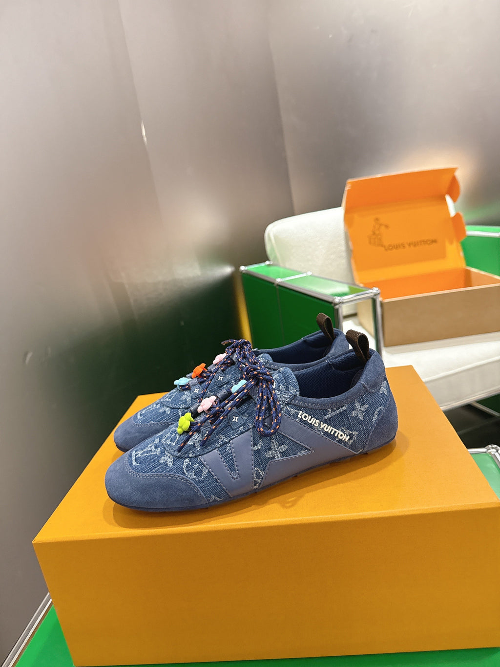 LV 26S SNEAKERS IN BLUE DENIM AND SUEDE WITH FLOWER CHARM