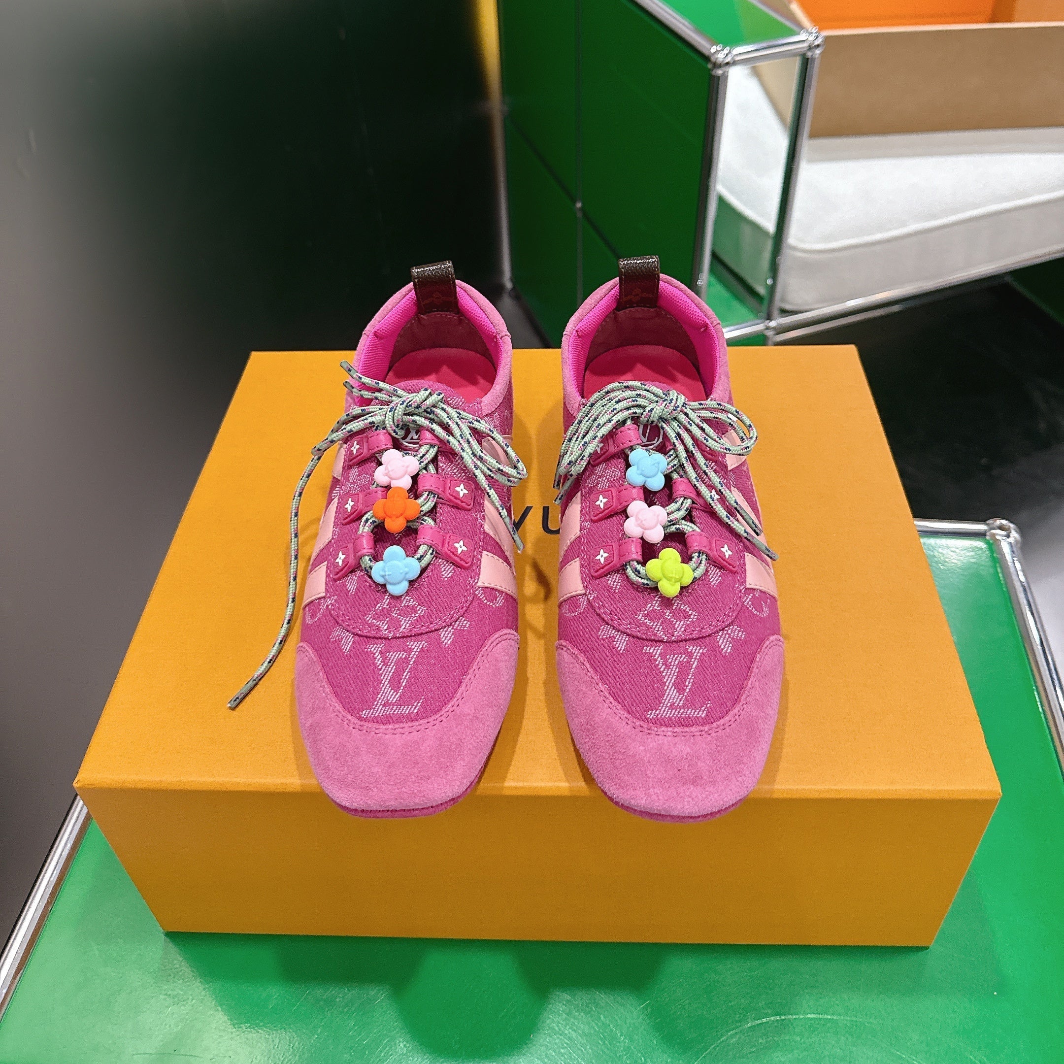 LV 26S SNEAKERS IN DARK PINK DENIM AND SUEDE WITH FLOWER CHARM