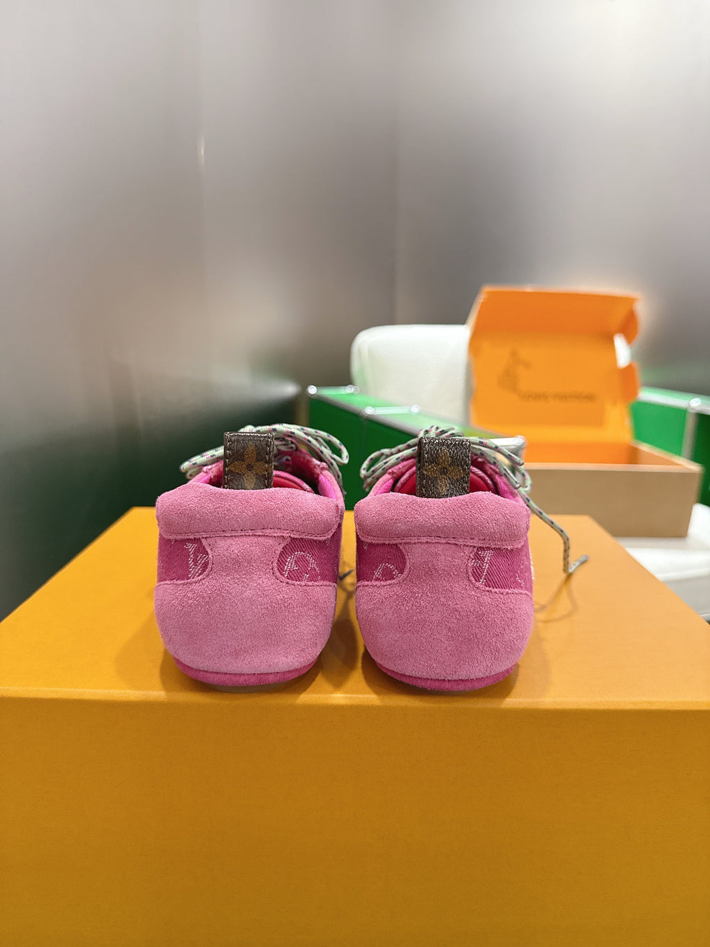 LV 26S SNEAKERS IN DARK PINK DENIM AND SUEDE WITH FLOWER CHARM