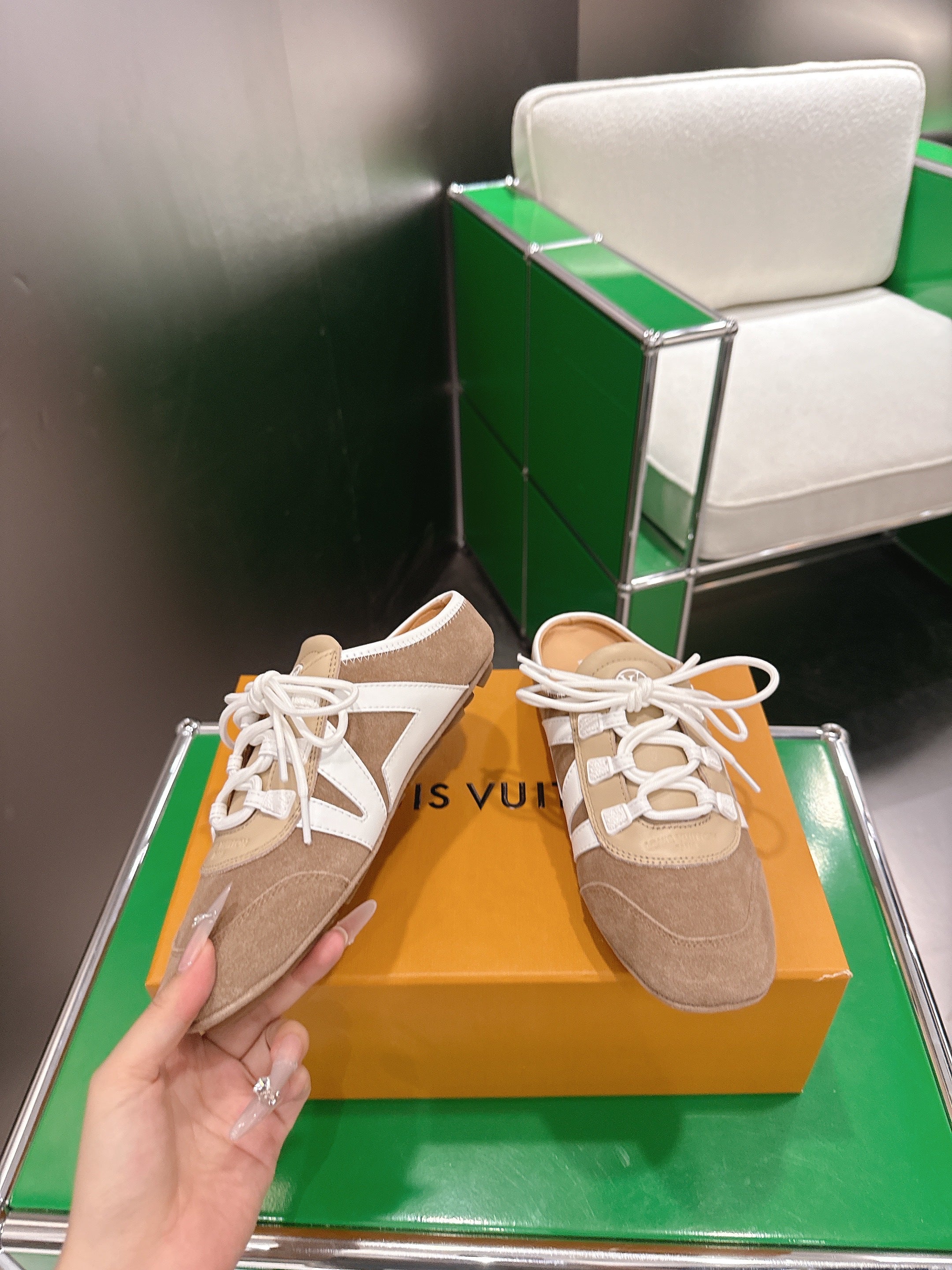 LV 26S MULE SNEAKERS IN CAMEL BEIGE SUEDE