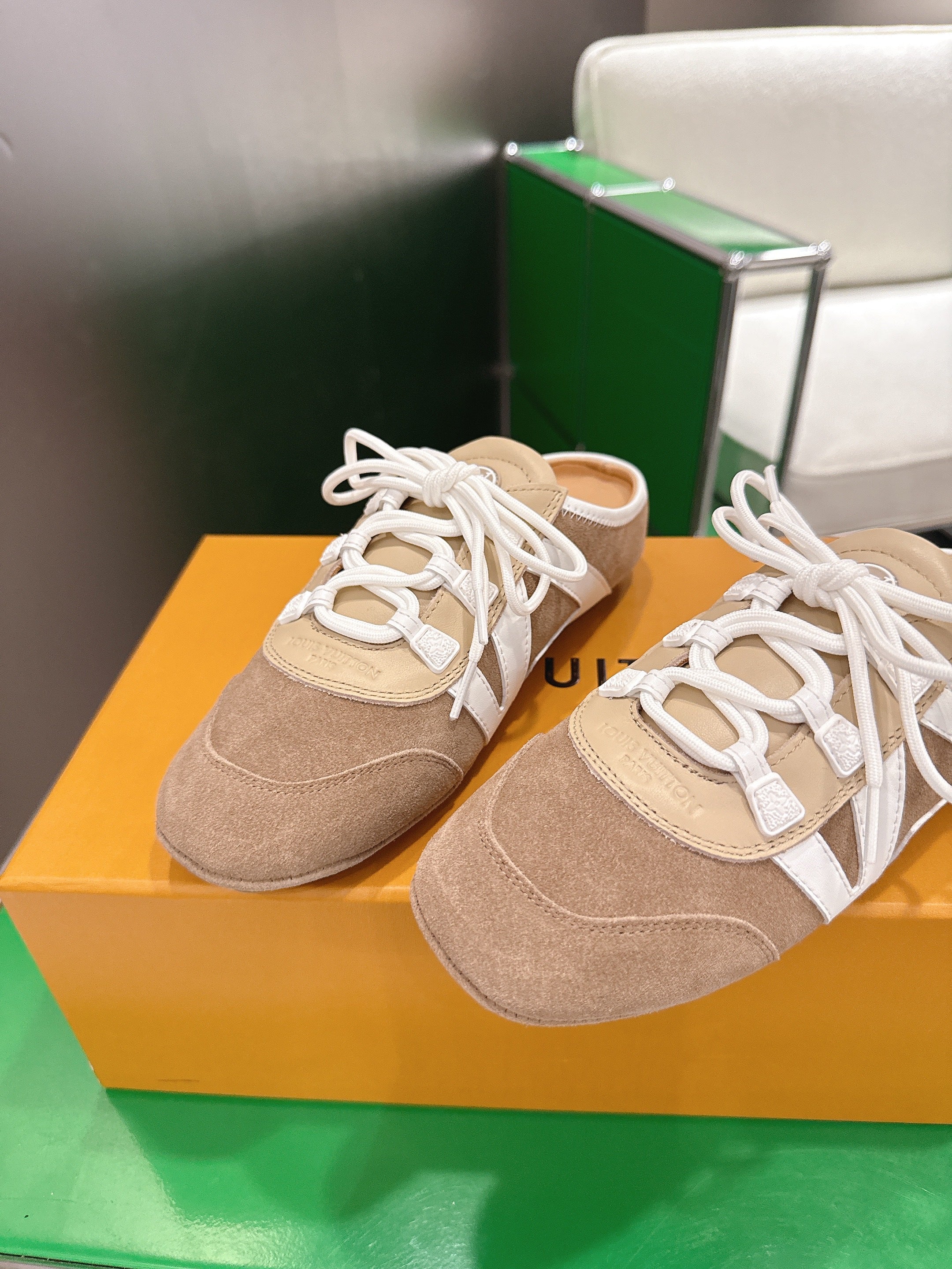 LV 26S MULE SNEAKERS IN CAMEL BEIGE SUEDE