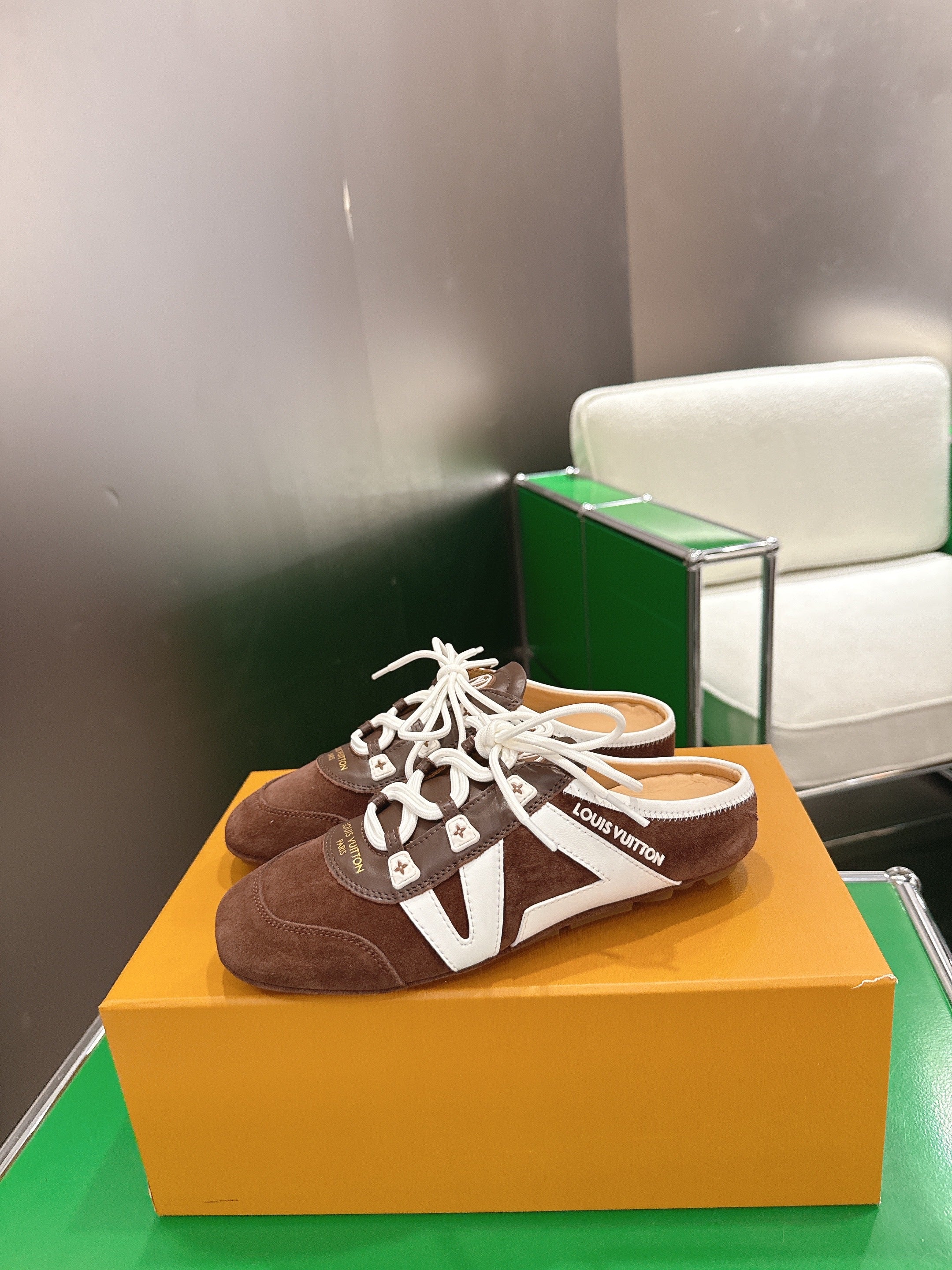 LV 26S MULE SNEAKERS IN DARK BROWN SUEDE