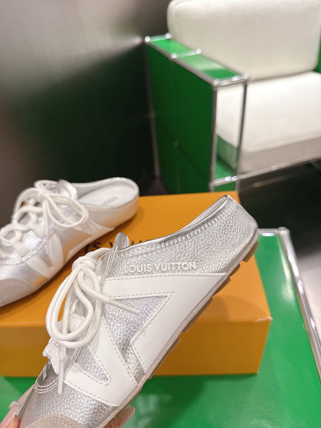 LV 26S MULE SNEAKERS IN SILVER LAMBSKIN AND BEIGE SUEDE