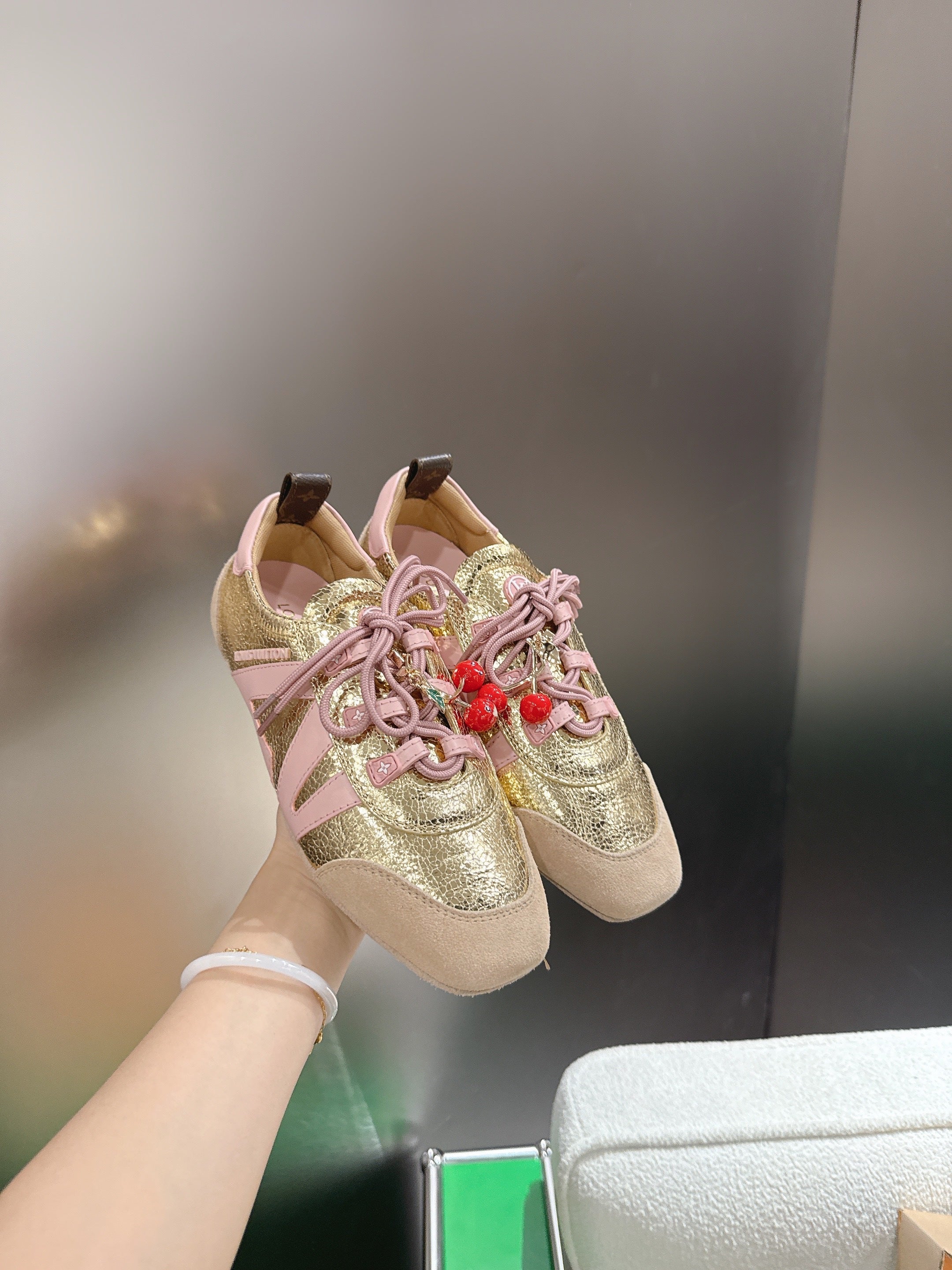 LV 26S SNEAKERS IN LIGHT PINK SUEDE AND GOLD LAMBSKIN WITH CHERRY CHARM