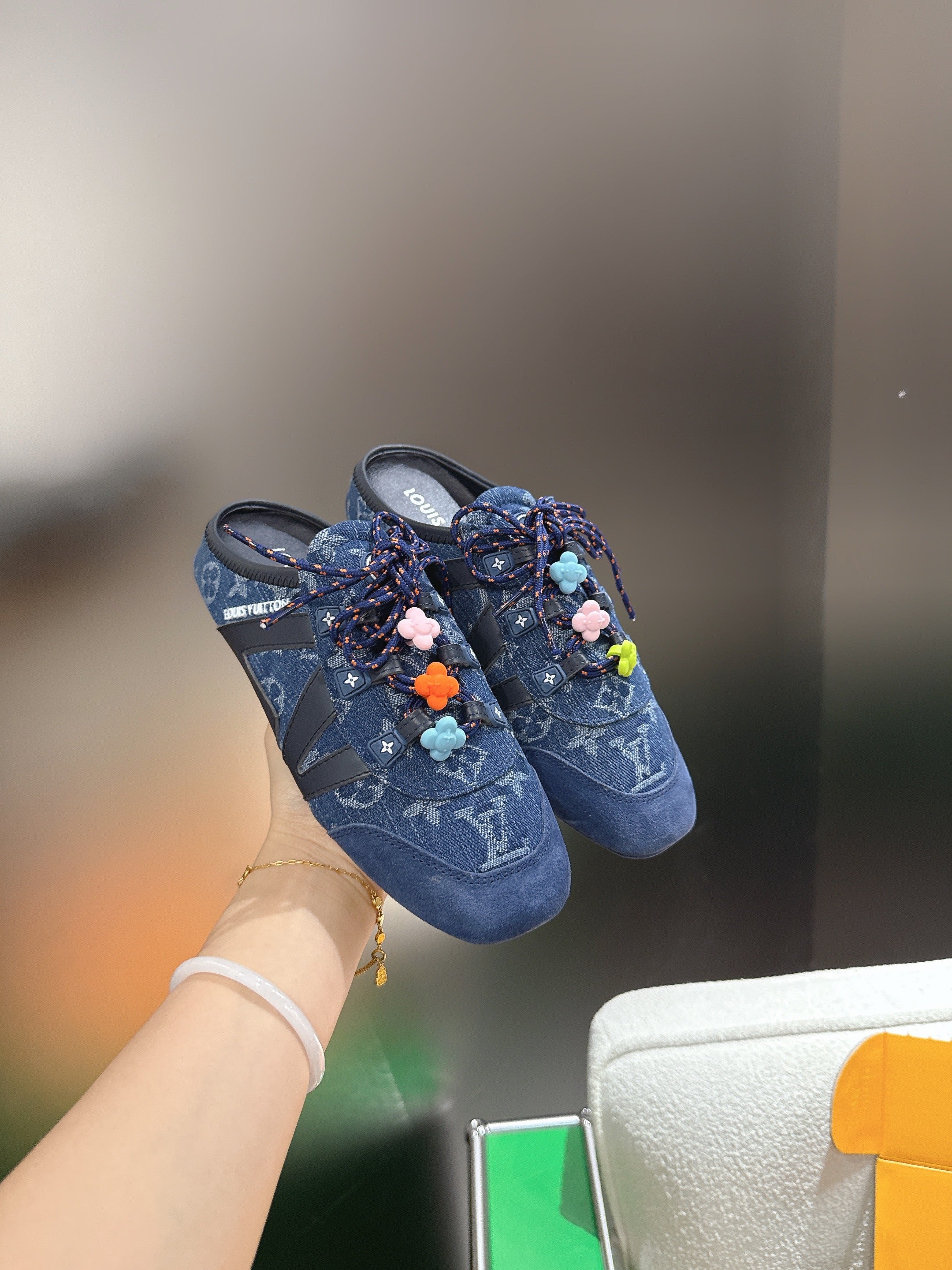 LV 26S MULE SNEAKERS IN BLUE DENIM AND SUEDE WITH FLOWER CHARM