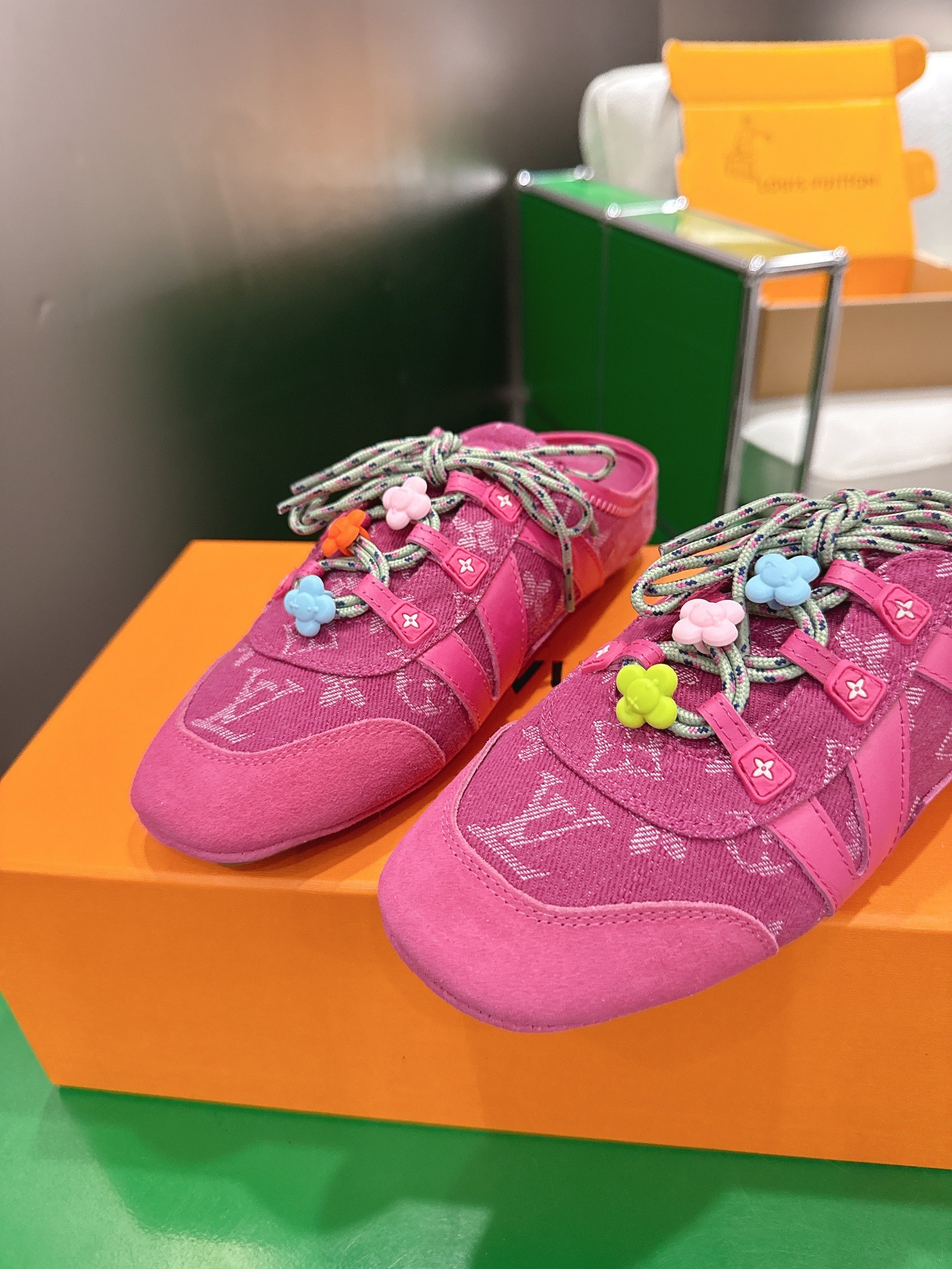LV 26S MULE SNEAKERS IN DARK PINK DENIM AND SUEDE WITH FLOWER CHARM