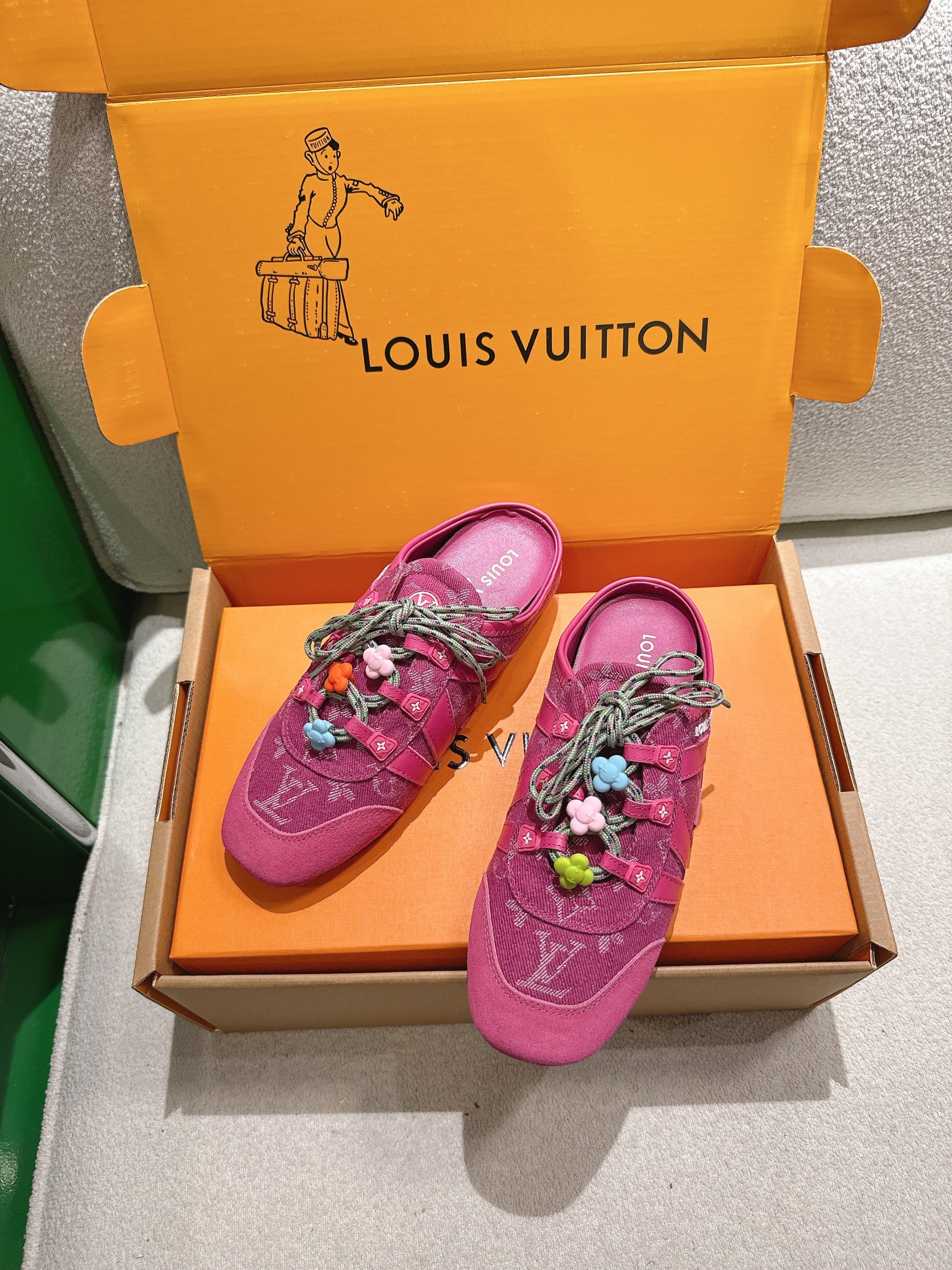 LV 26S MULE SNEAKERS IN DARK PINK DENIM AND SUEDE WITH FLOWER CHARM