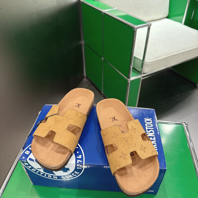 LV 26S SLIDES IN LIGHT CAMEL YELLOW SUEDE