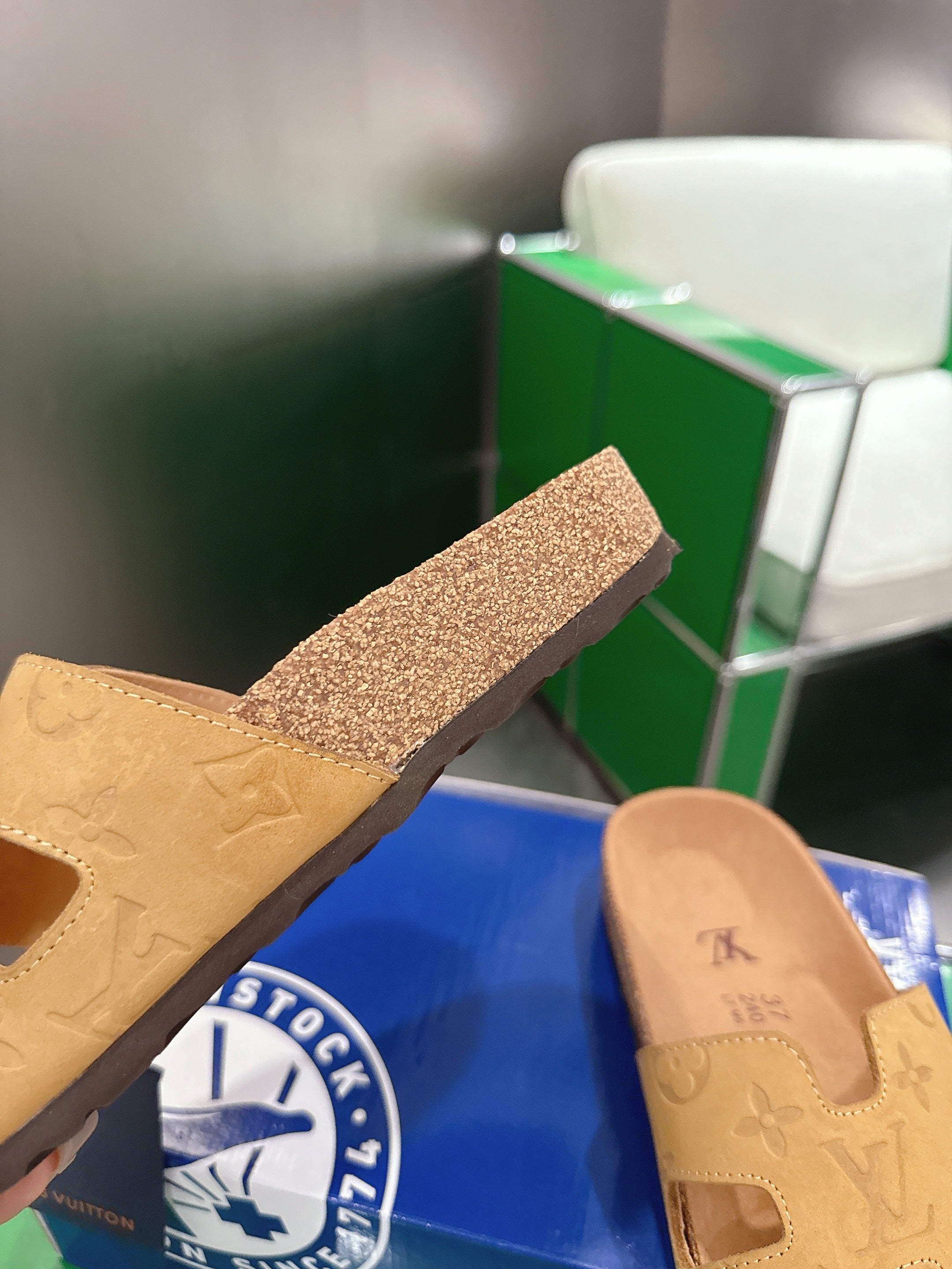 LV 26S SLIDES IN LIGHT CAMEL YELLOW SUEDE