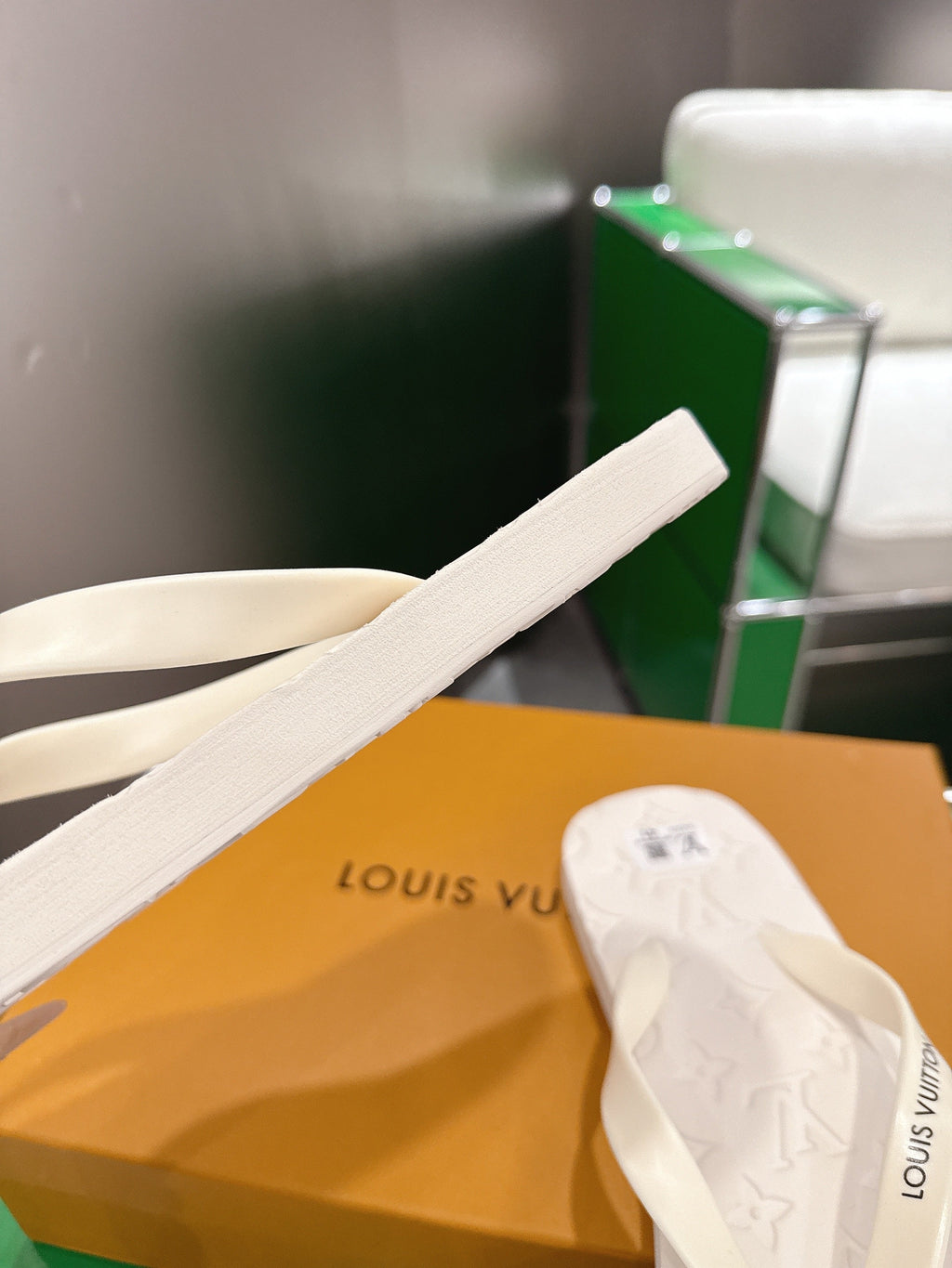 LV 26S THONG SANDALS IN WHITE EVA