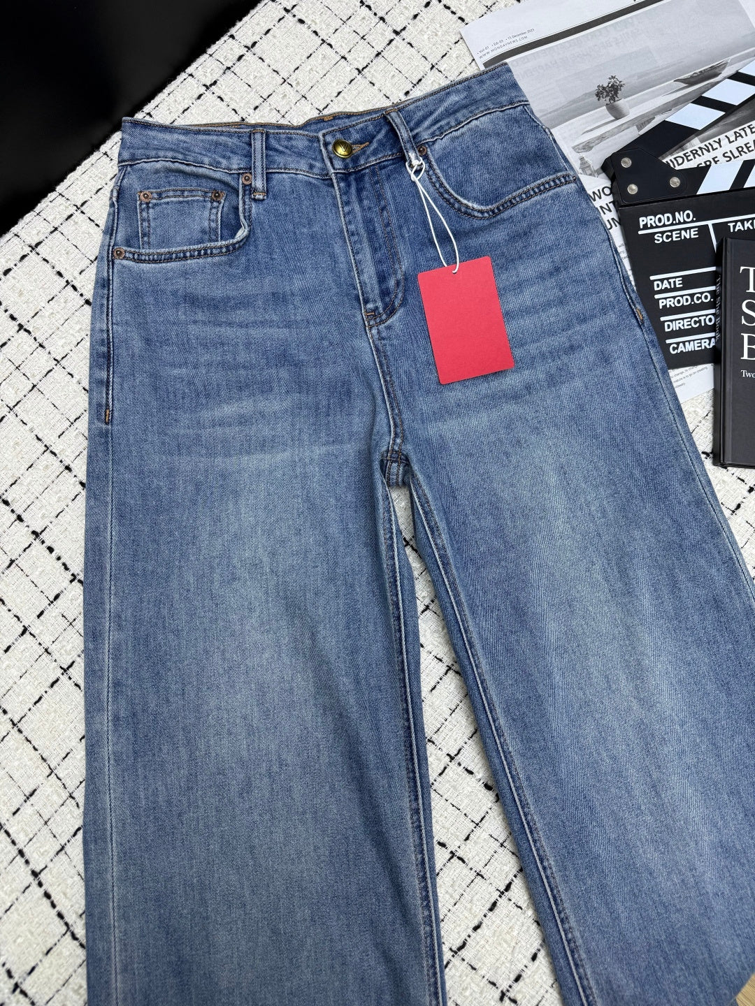 VALENTINO 26S STRAIGHT LEG JEANS 132