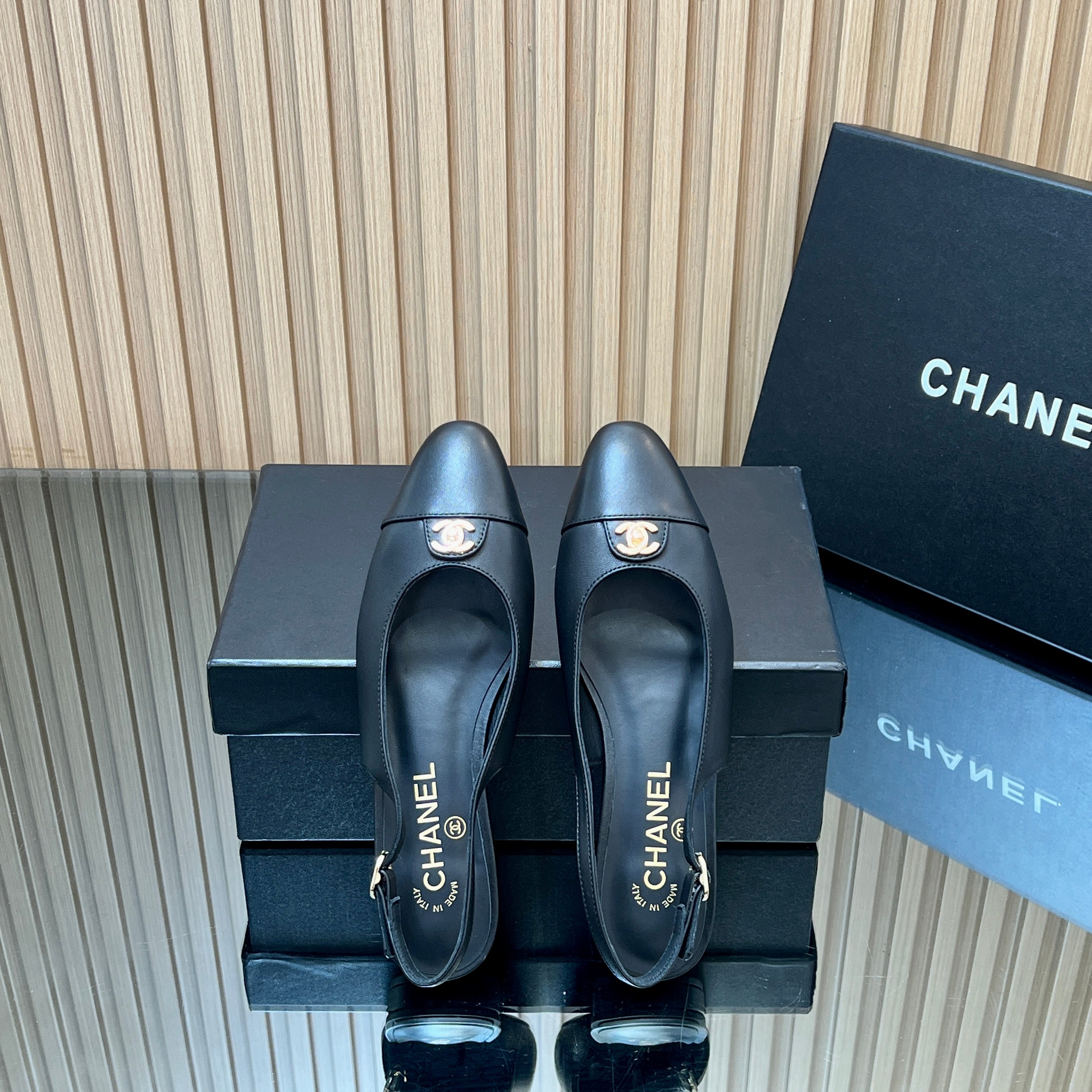 CHANEL 25S SLINGBACK FLATS IN BLACK CALFSKIN GOLD HARDWARE