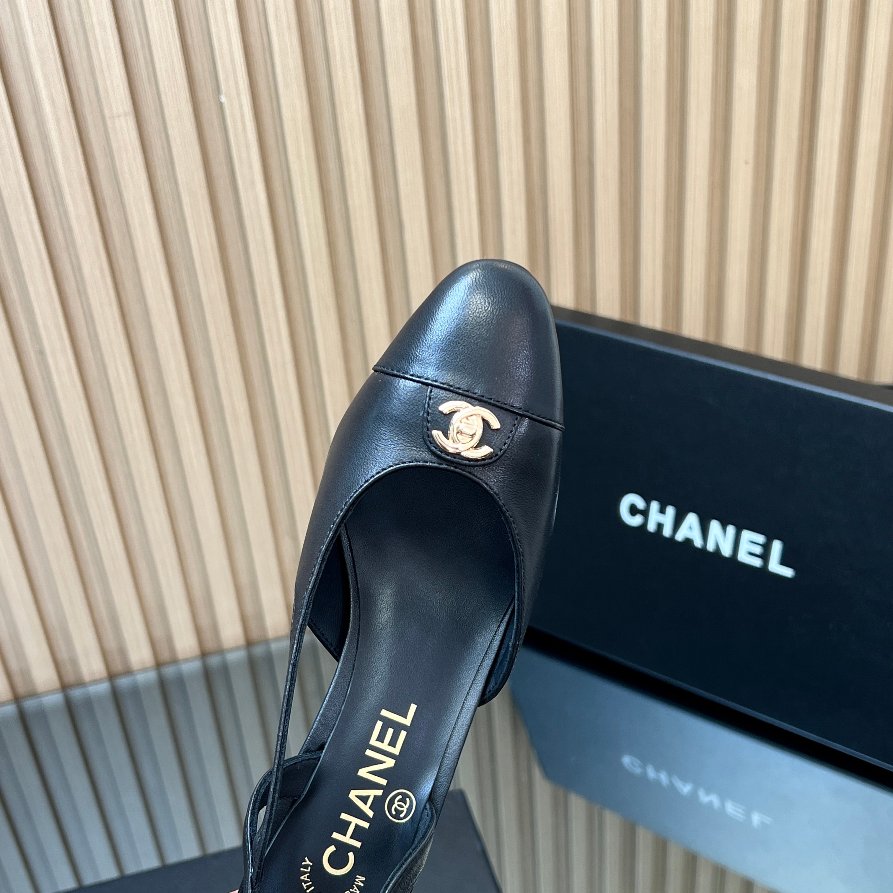 CHANEL 25S SLINGBACK SHOE LOGO 65MM IN BLACK CALFSKIN GOLD HARDWARE