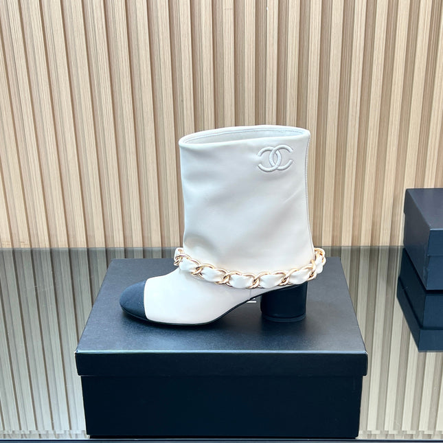CHANEL 25S LOW BOOTS 65MM IN WHITE CALFSKIN GOLD HARDWARE