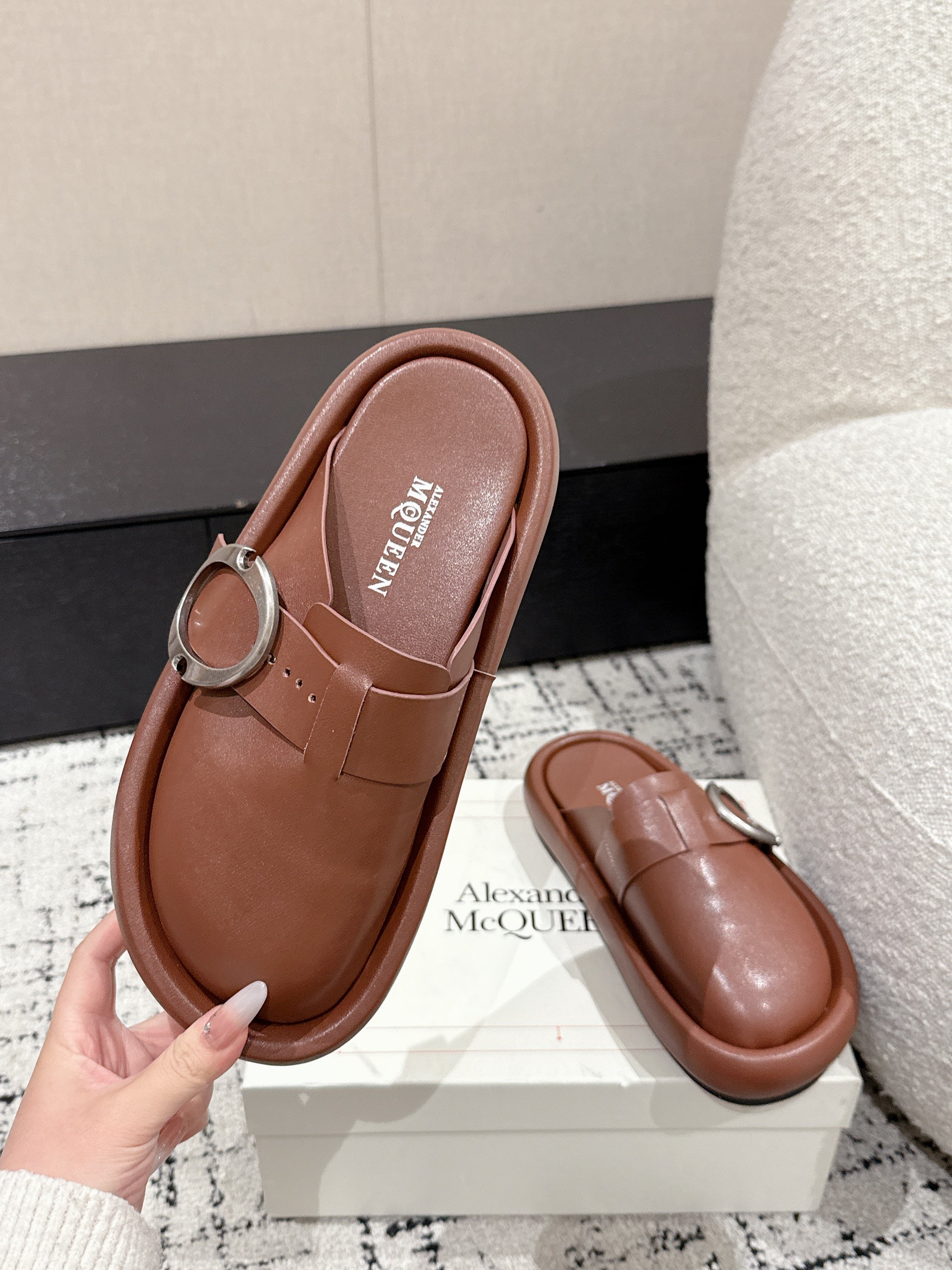 ARC CLOG MULES IN BROWN LAMBSKIN