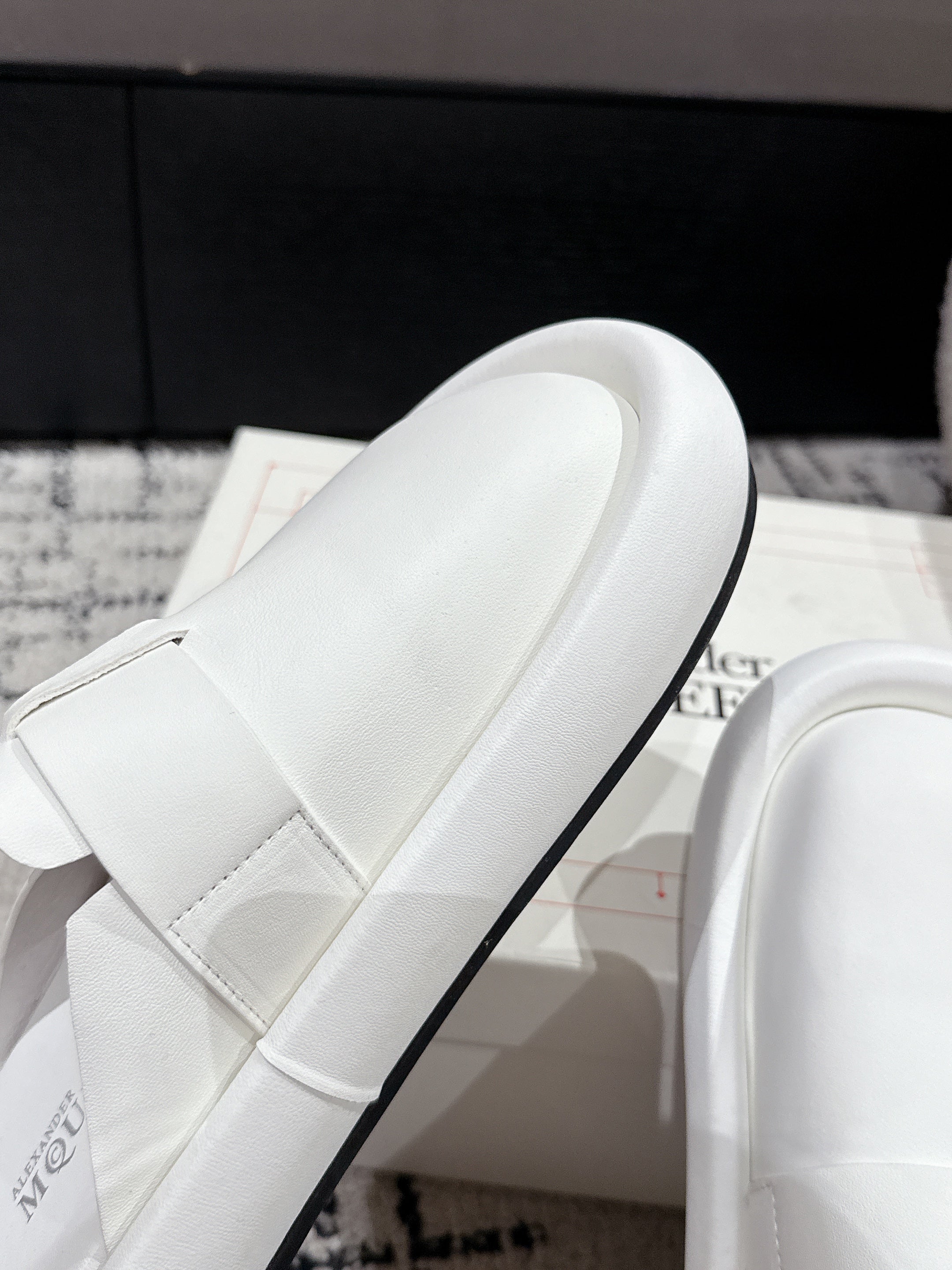 ARC CLOG MULES IN WHITE LAMBSKIN