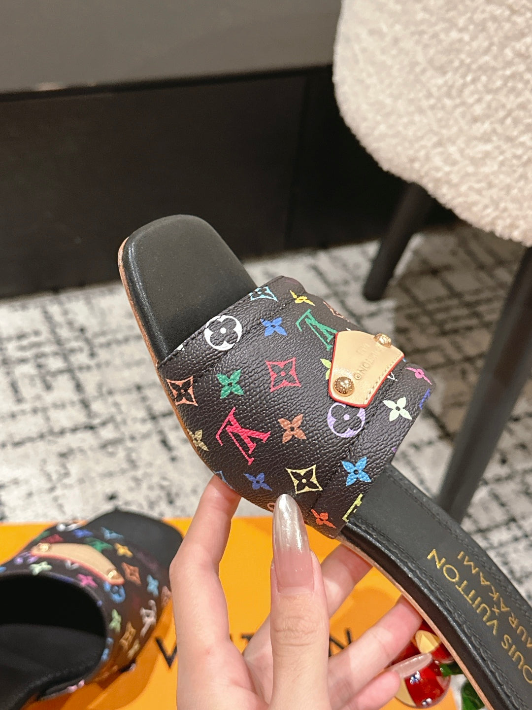LV CHERRY HIGH HEELS 25S 55 MM IN BLACK CALFSKIN STYLE 14
