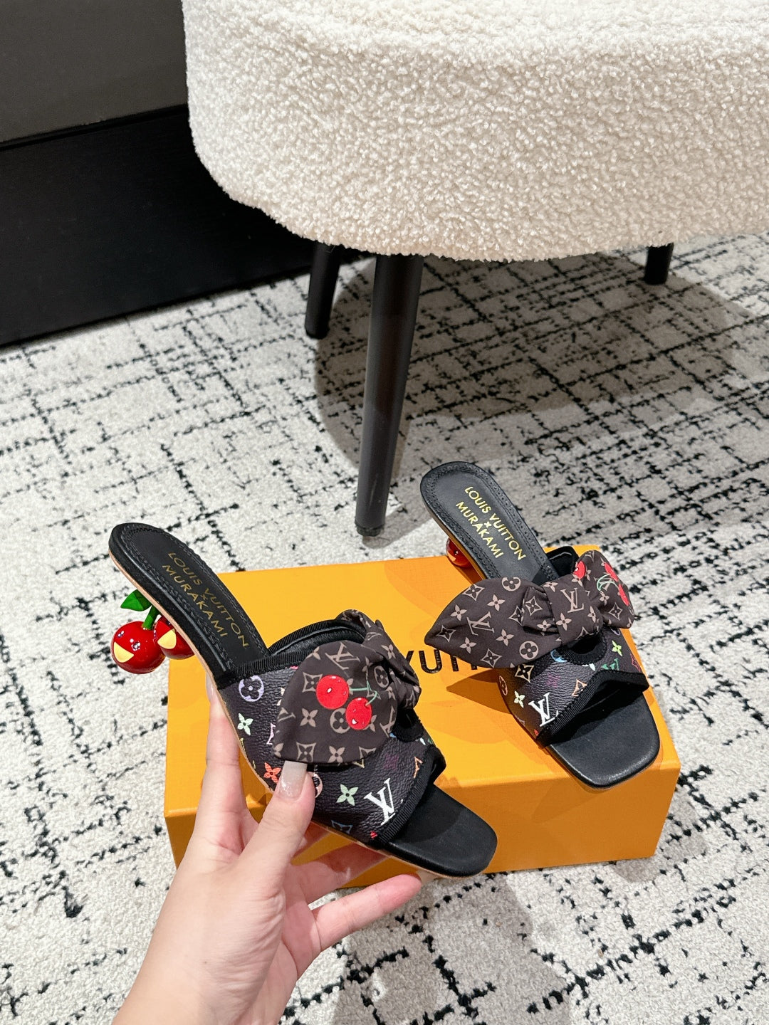 LV CHERRY HIGH HEELS 25S IN BLACK CALFSKIN WITH BOW STYLE 12