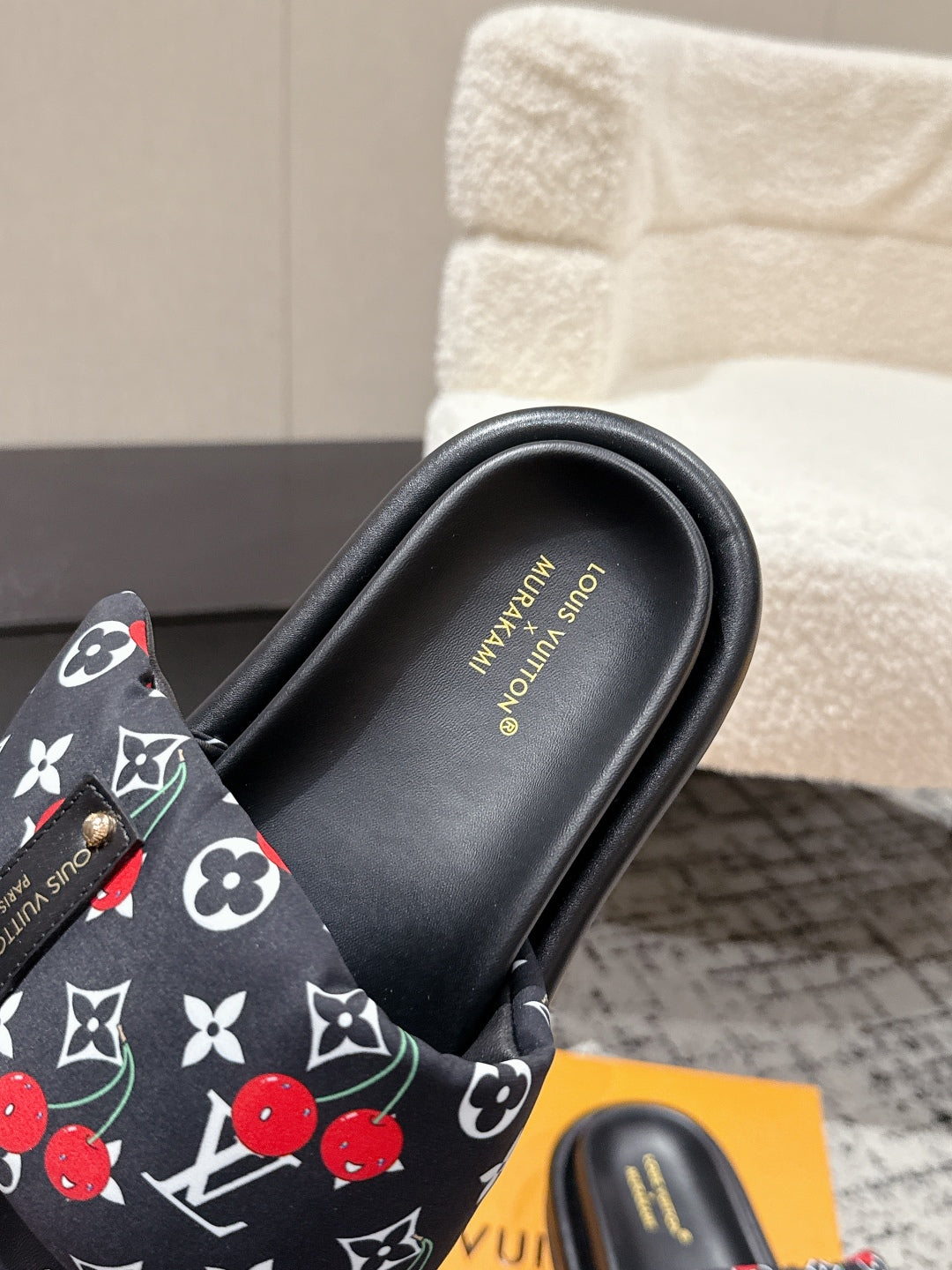 LV MIAMI-STYLE SANDALS 25S IN BLACK FABRIC AND CALFSKIN