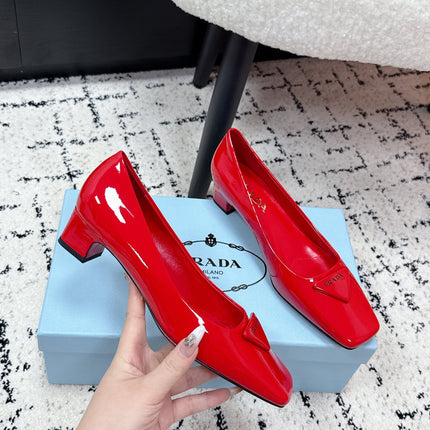 PRADA 26S SQUARE-TOE HIGH HEELS 35MM IN DARK RED PATENT CALFSKIN WITH LOGO