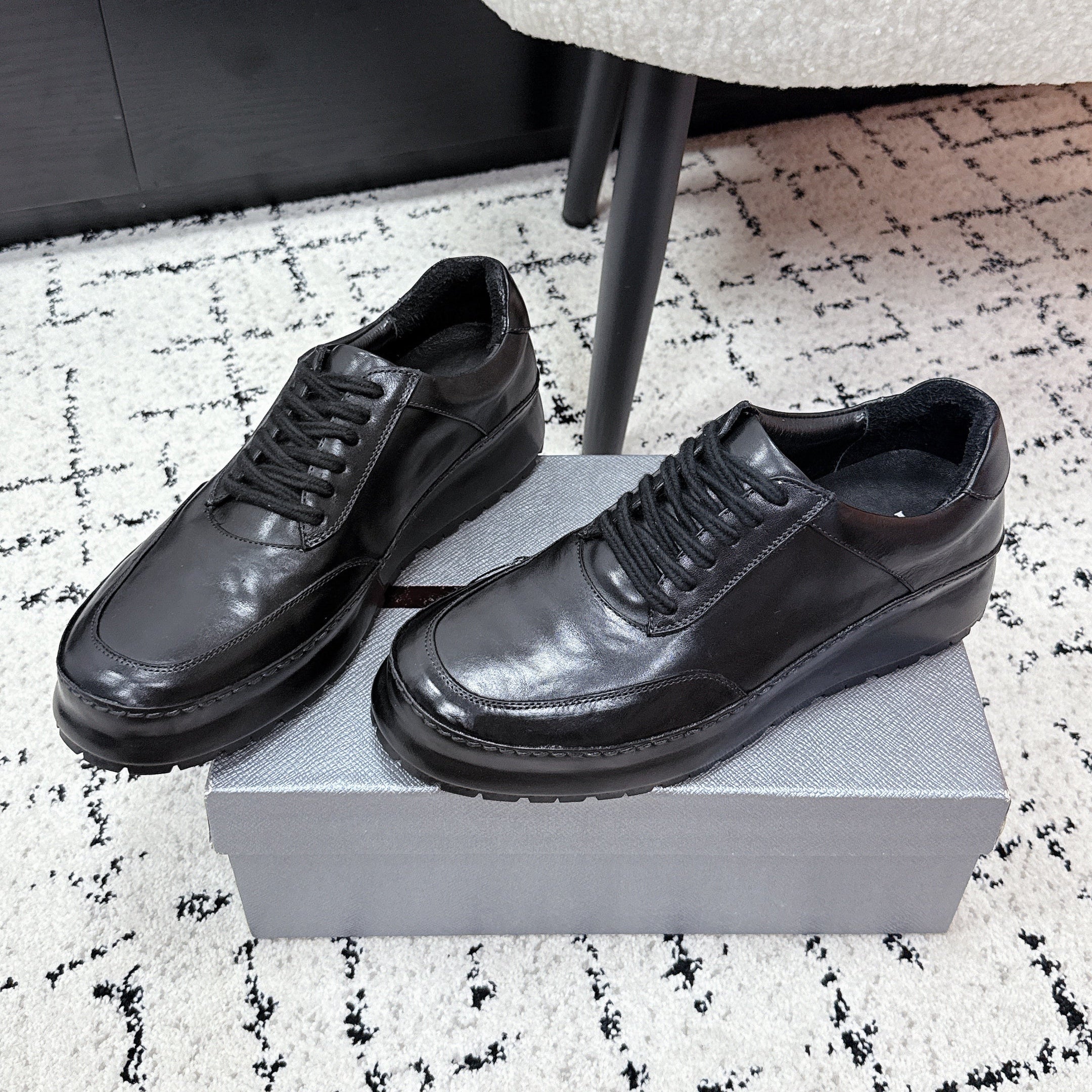 PRADA 26S SNEAKERS IN BLACK SHINY CALFSKIN
