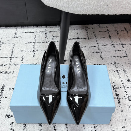 PRADA 26S POINTED-TOE HIGH HEELS 60MM IN BLACK PATENT CALFSKIN WITH LOGO