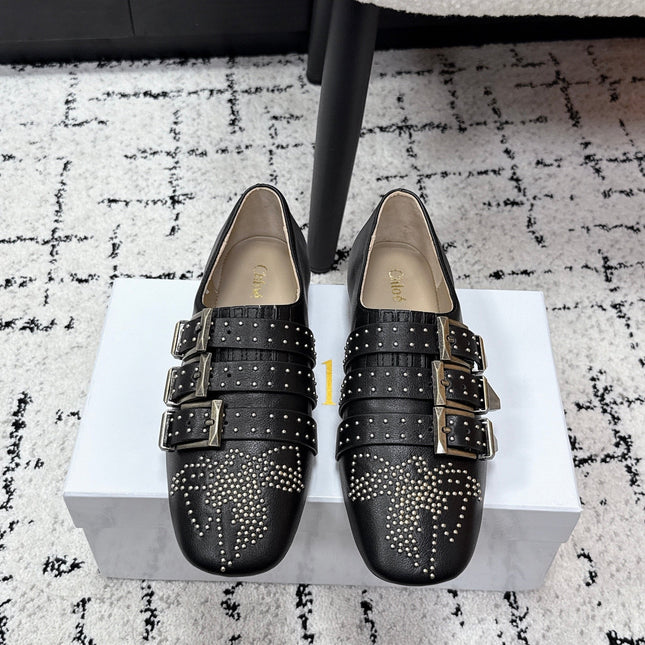CHLOÉ 26S FLAT SHOES IN BLACK CALFSKIN WITH METAL STUDS