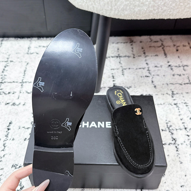 CHANEL 26S MULE LOAFERS IN BLACK SUEDE WITH CC LOGO