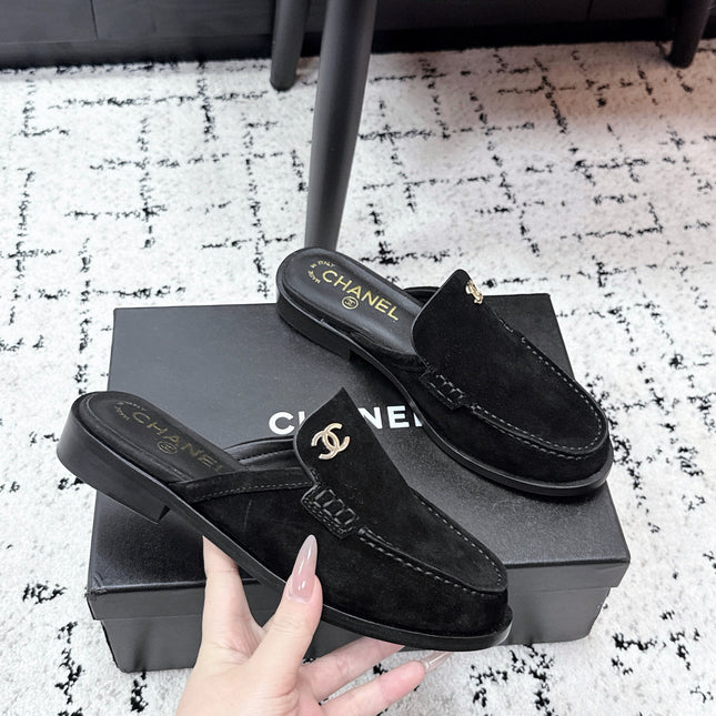 CHANEL 26S MULE LOAFERS IN BLACK SUEDE WITH CC LOGO