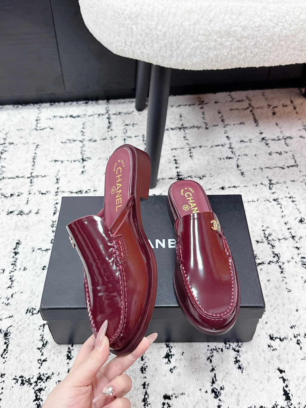 CHANEL 26S MULE LOAFERS IN BURGUNDY RED PATENT CALFSKIN WITH CC LOGO