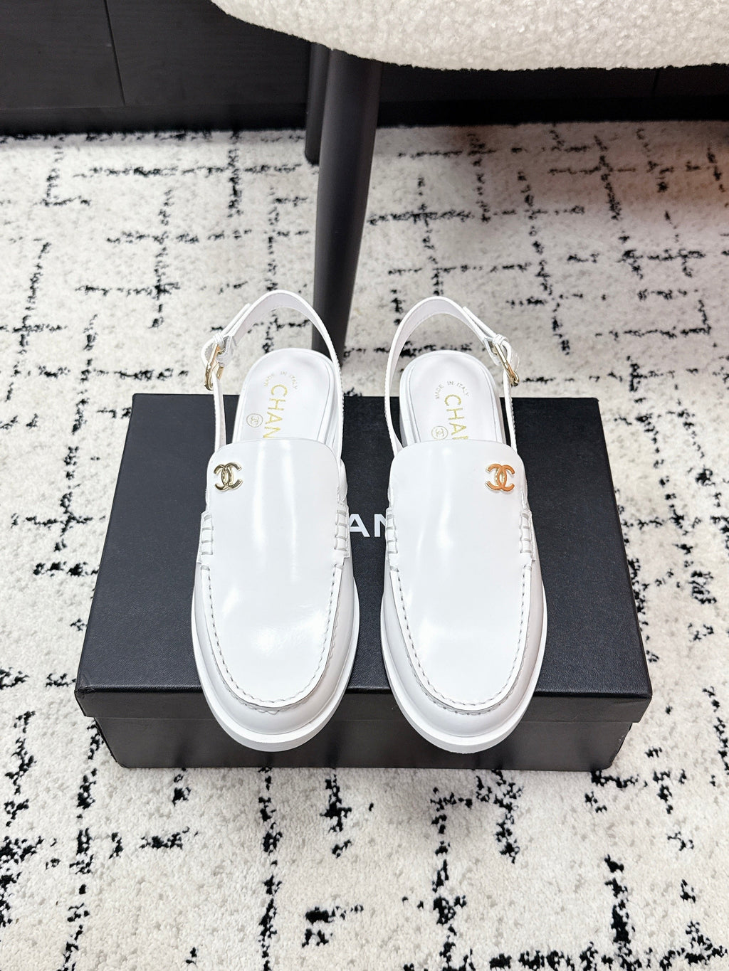CHANEL 26S SLINGBACK LOAFERS IN WHITE PATENT CALFSKIN WITH CC LOGO