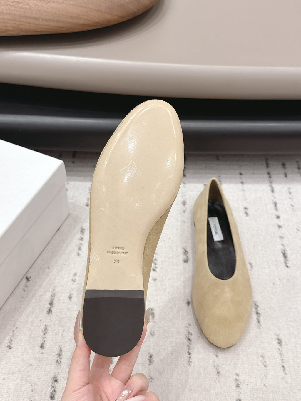 THE ROW 26S BALLET FLATS IN BEIGE SUEDE