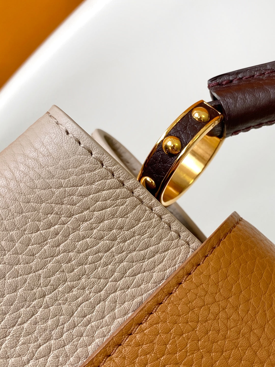 LV 26S CAPUCINES BAG 31 IN GRAYISH BEIGE TAURILLON CALFSKIN