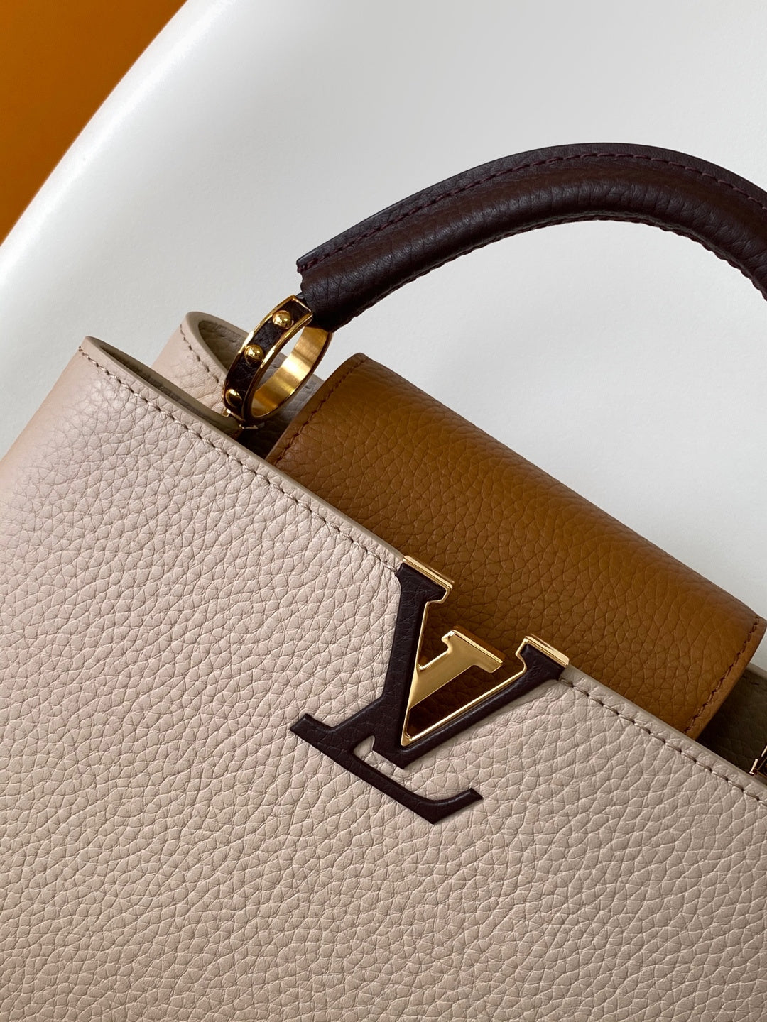 LV 26S CAPUCINES BAG 27 IN GRAYISH BEIGE TAURILLON CALFSKIN