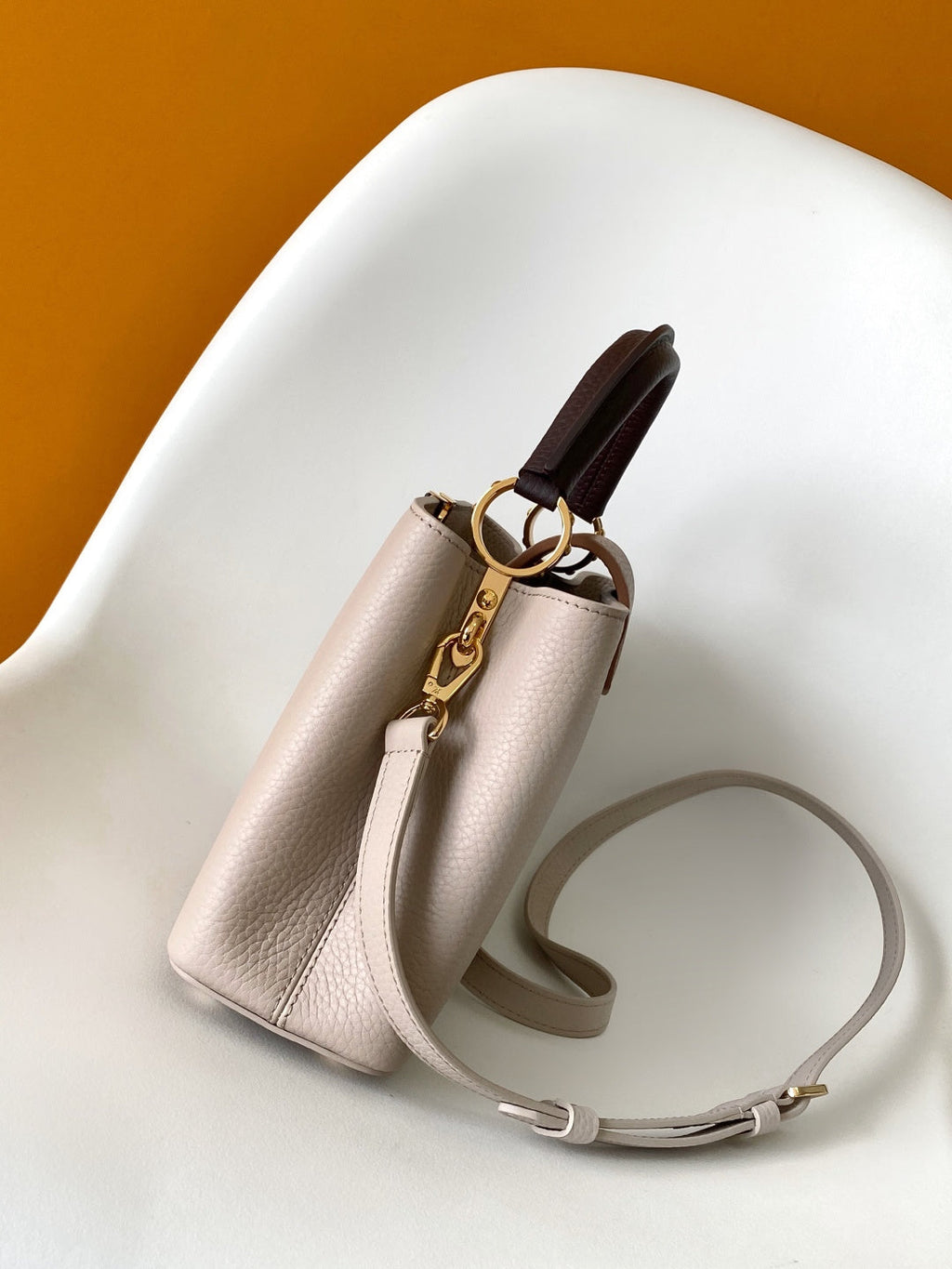 LV 26S CAPUCINES BAG 27 IN GRAYISH BEIGE TAURILLON CALFSKIN
