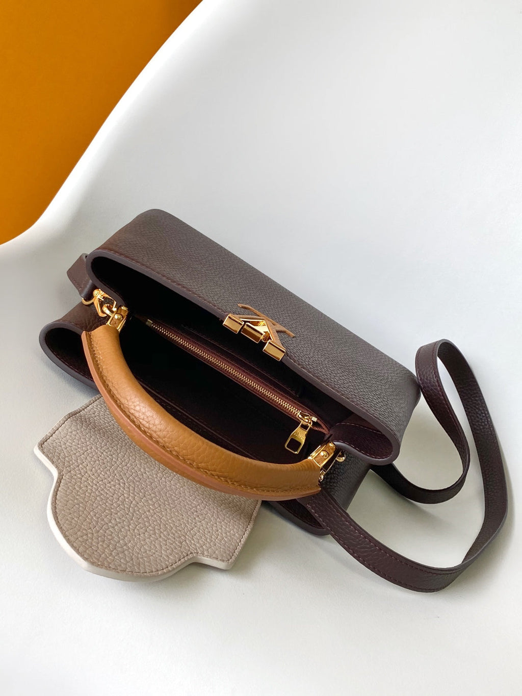 LV 26S CAPUCINES BAG 27 IN REDDISH BROWN TAURILLON CALFSKIN