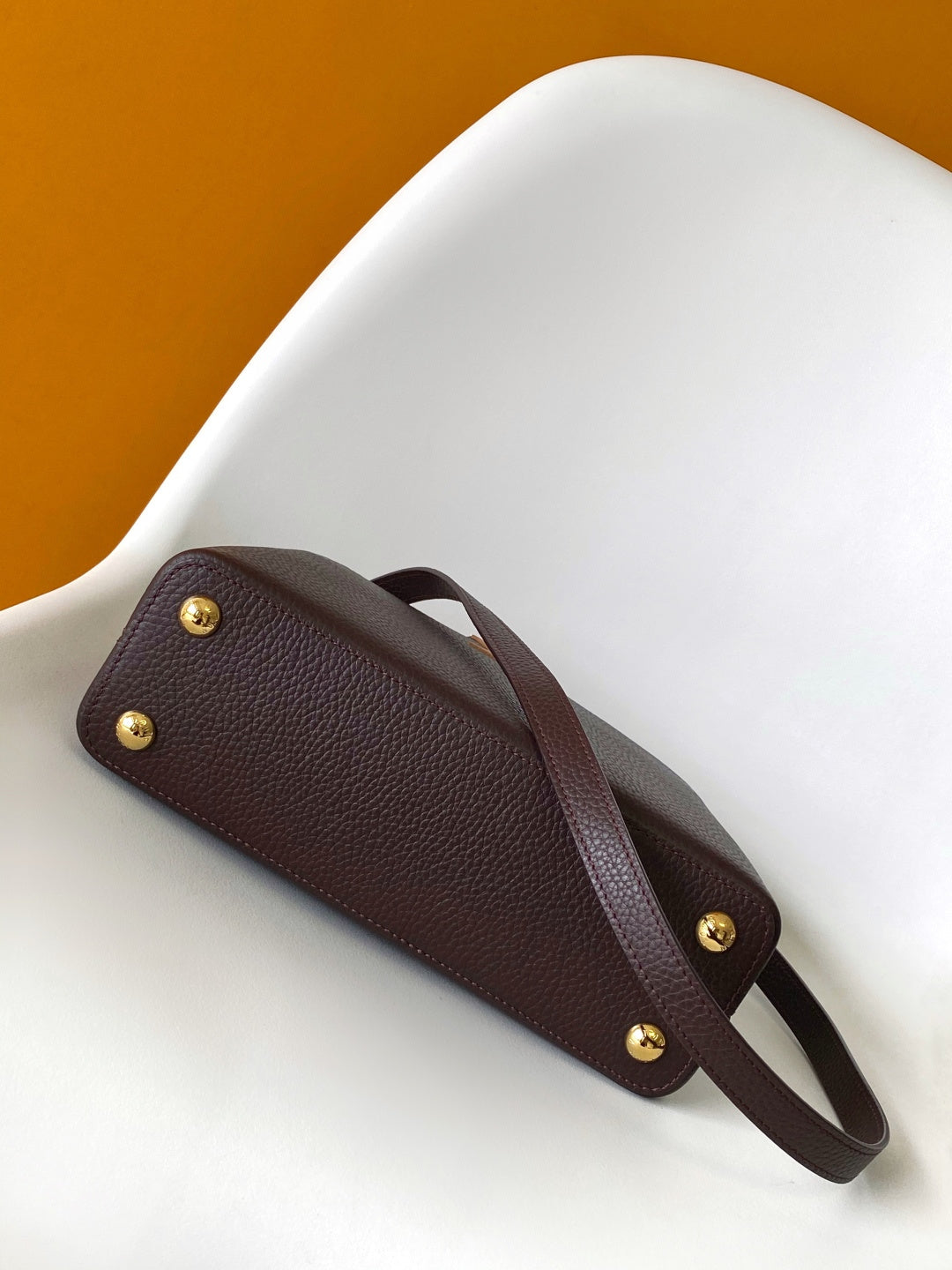 LV 26S CAPUCINES BAG 27 IN REDDISH BROWN TAURILLON CALFSKIN