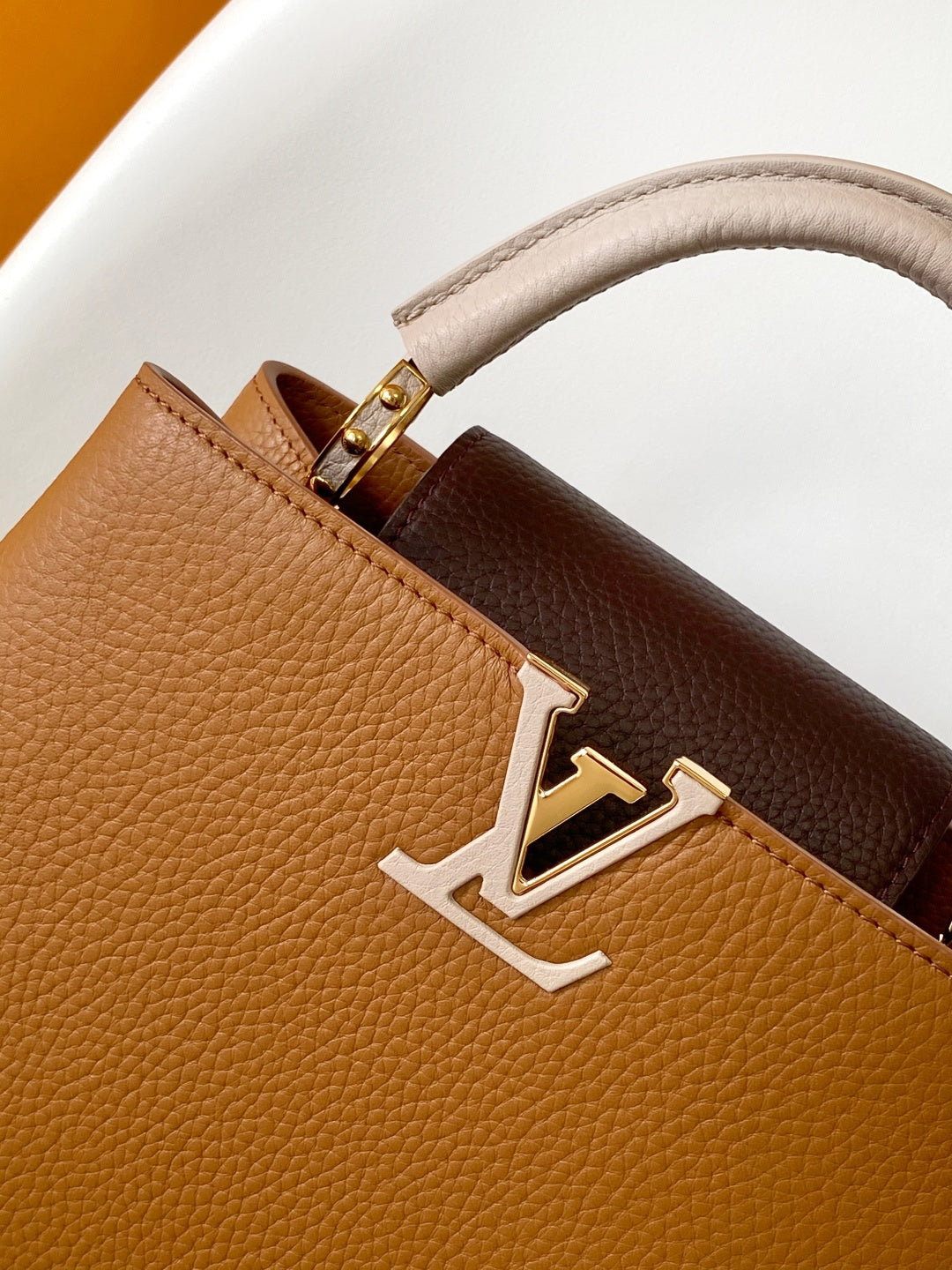 LV 26S CAPUCINES BAG 27 IN BROWN TAURILLON CALFSKIN
