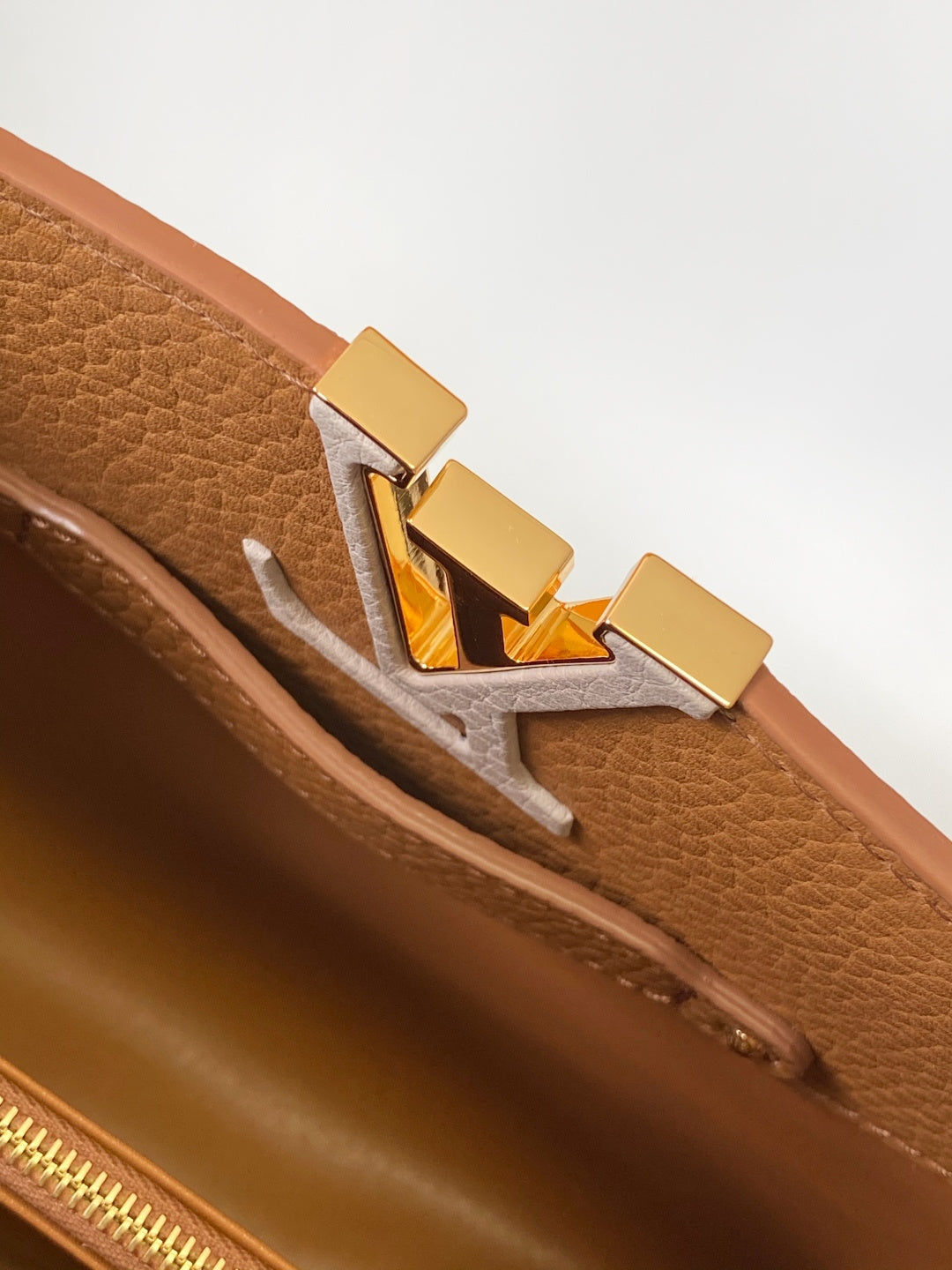 LV 26S CAPUCINES BAG 27 IN BROWN TAURILLON CALFSKIN