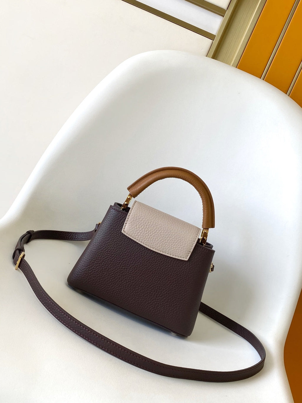 LV 26S CAPUCINES BAG 21 IN REDDISH BROWN TAURILLON CALFSKIN