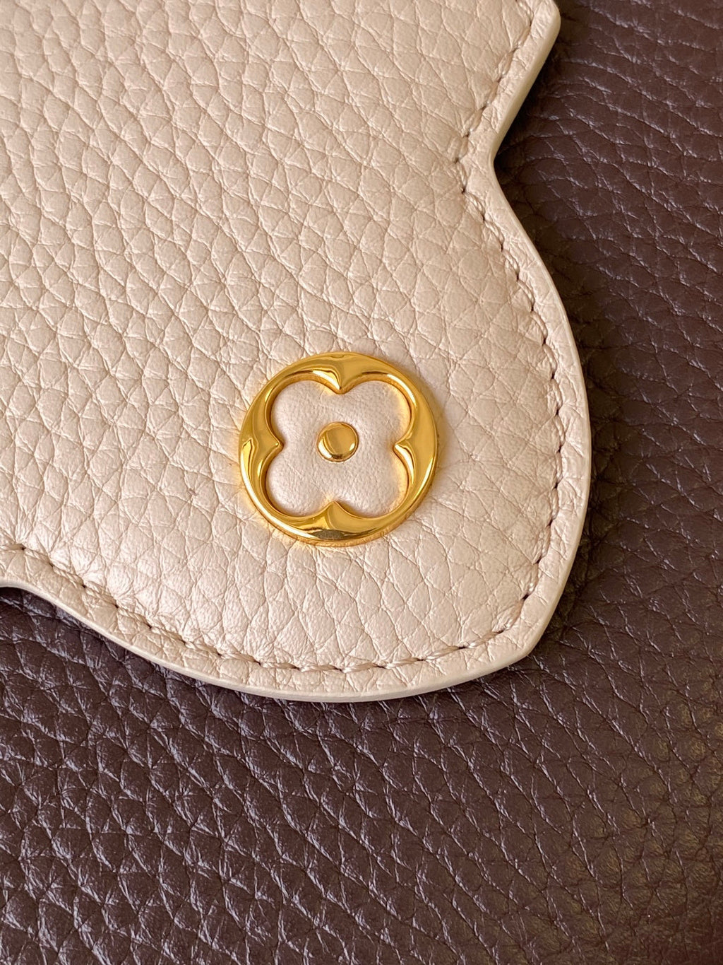 LV 26S CAPUCINES BAG 21 IN REDDISH BROWN TAURILLON CALFSKIN