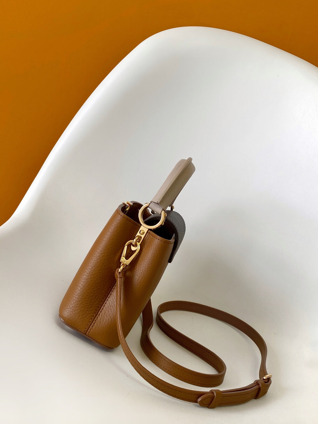 LV 26S CAPUCINES BAG 21 IN BROWN TAURILLON CALFSKIN