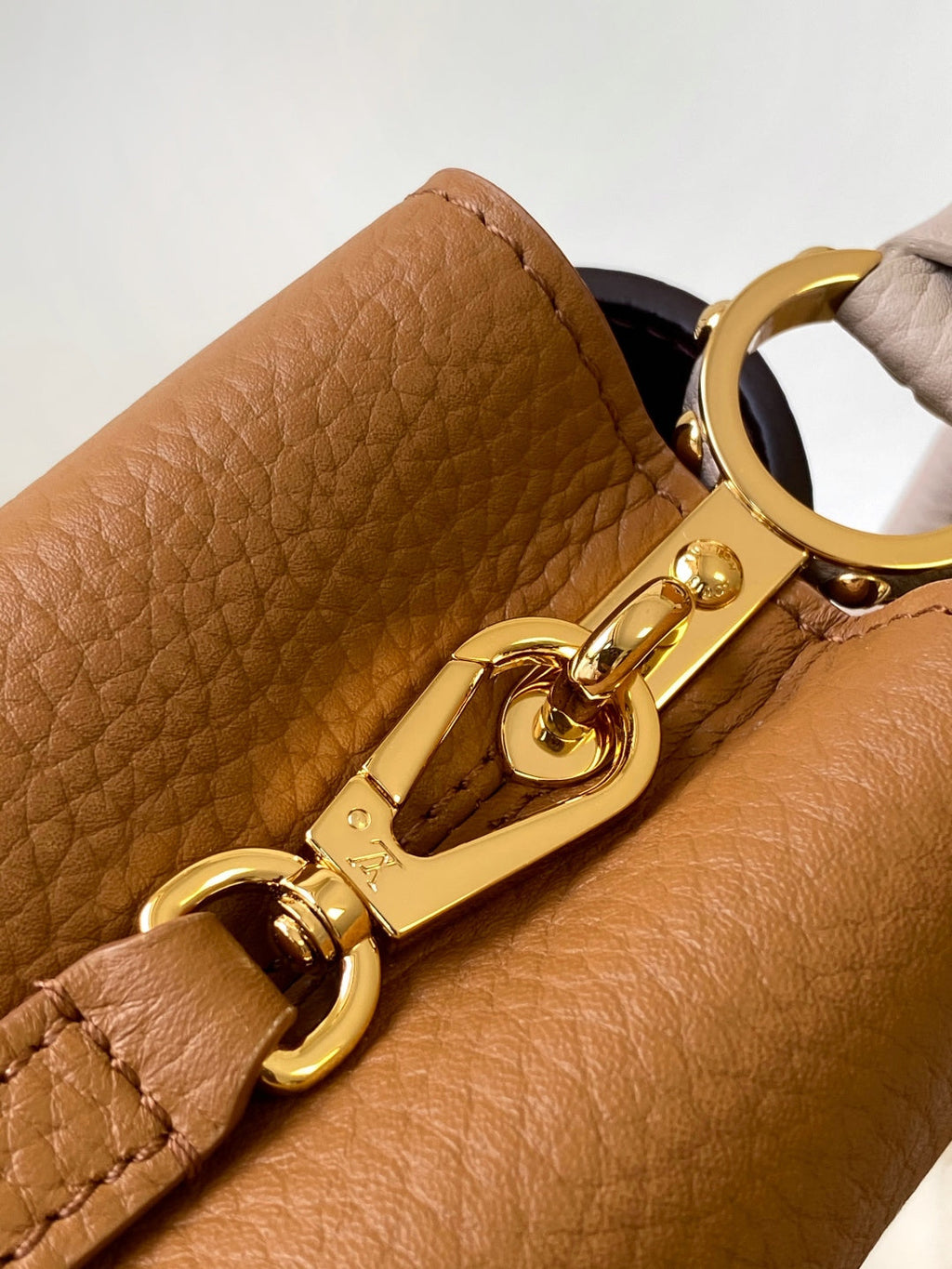 LV 26S CAPUCINES BAG 21 IN BROWN TAURILLON CALFSKIN